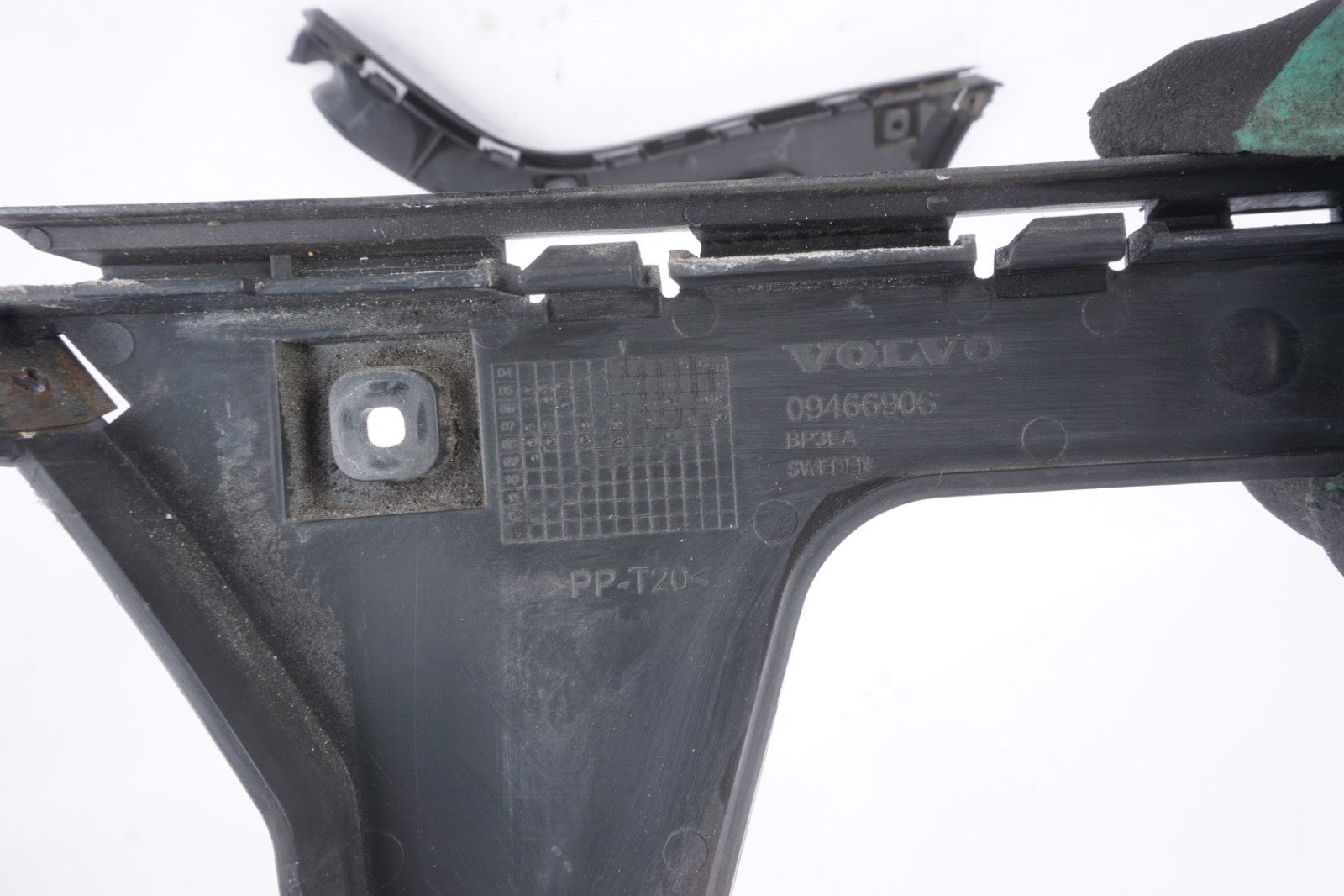 2006-2013 VOLVO C70 REAR BUMPER BRACKET RIGHT & LEFT SET OEM