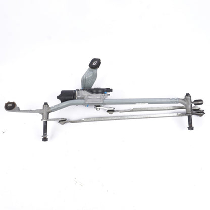2018 - 2023 BMW X2 FRONT WINDSHIELD WIPER LINKAGE W/ MOTOR OEM 7429701