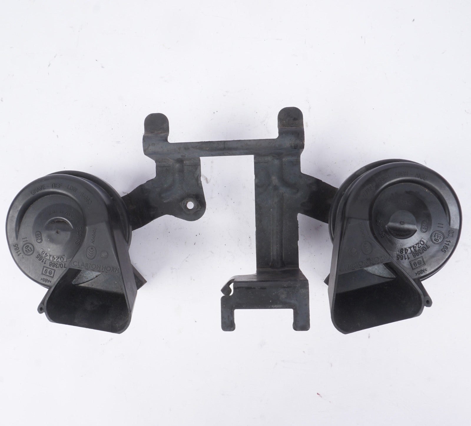2011 - 2017 AUDI A8L HORN SIGNAL W/ BRACKET SET OF 2 OEM