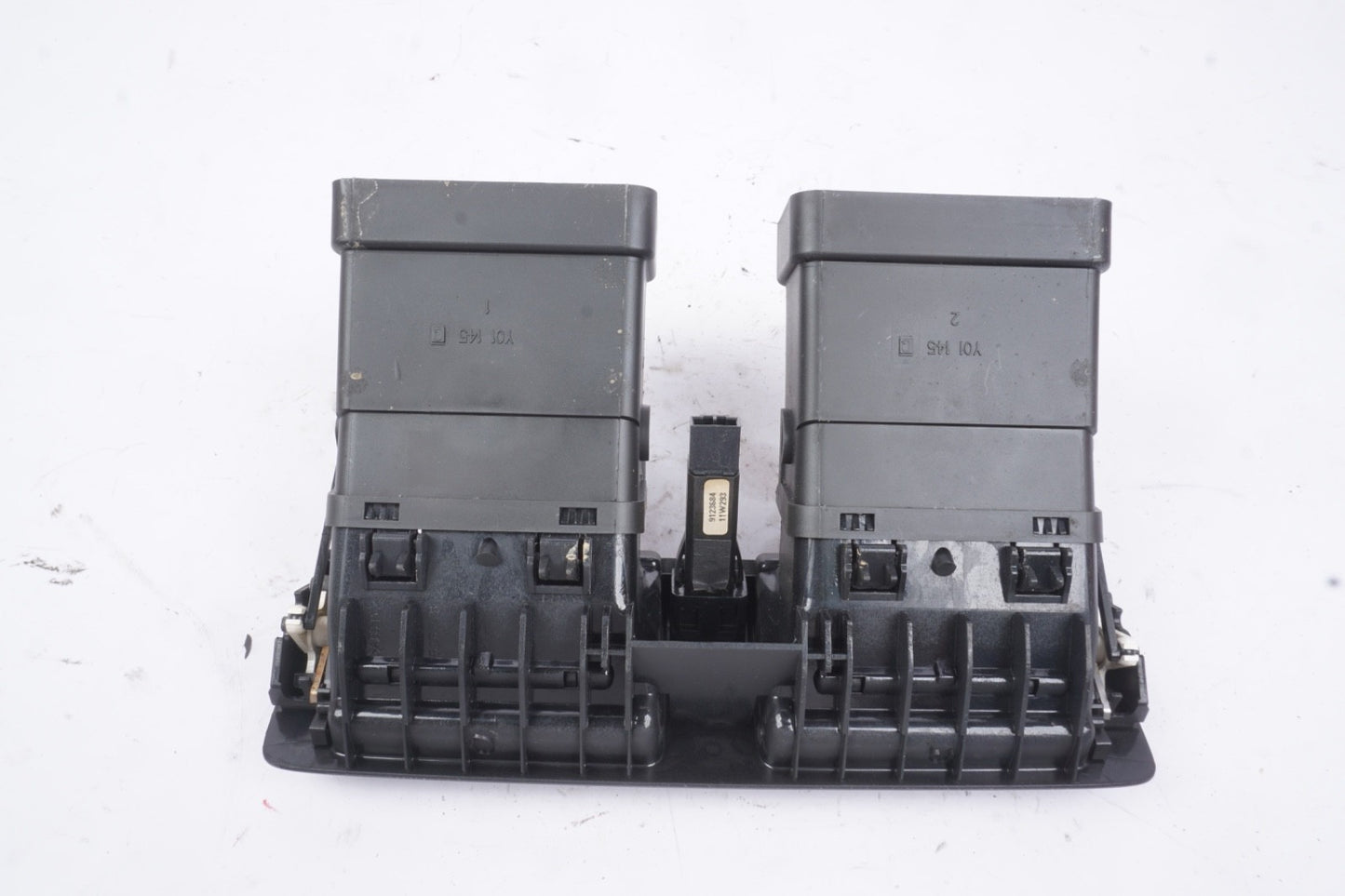 OEM 2006-2013 Volvo C70 2.5L CENTER DASH AC HEAT AIR VENTS HAZARD