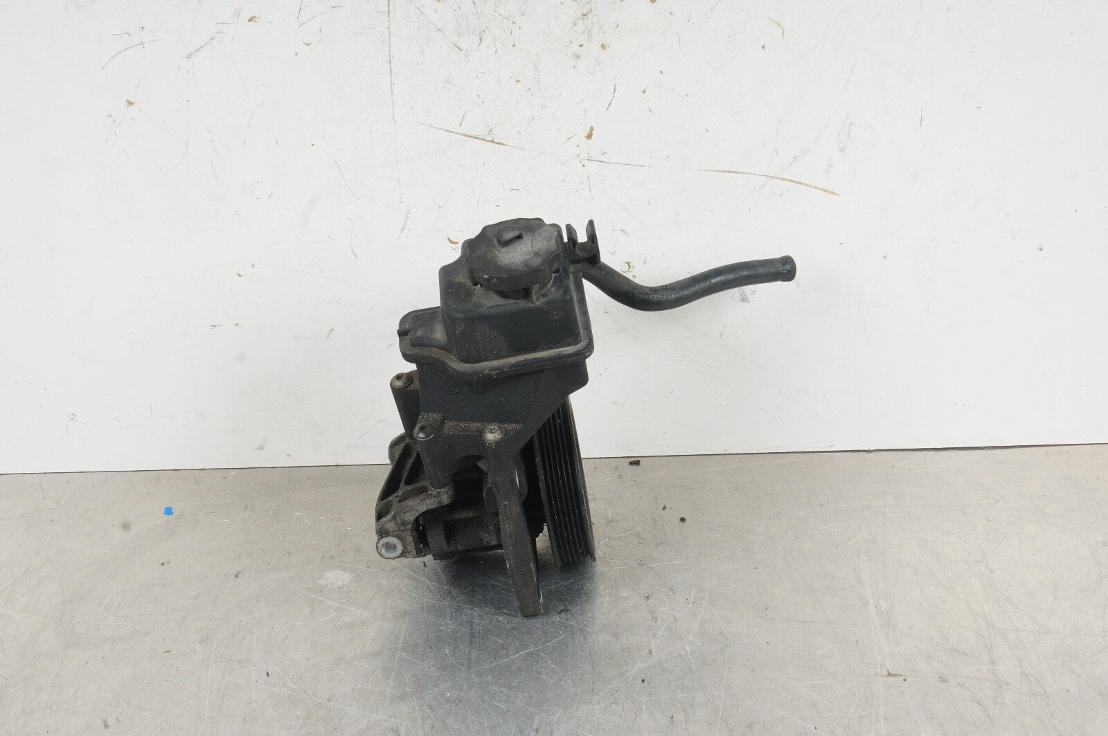 10-16 Mercedes W204 C230 W212 E350 Power Steering Pump 0064666401 OEM