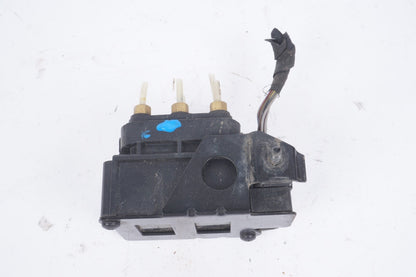 07-13 Mercedes S550 W221 RWD AIR SUSPENSION VALVE BLOCK 2513200058  OEM
