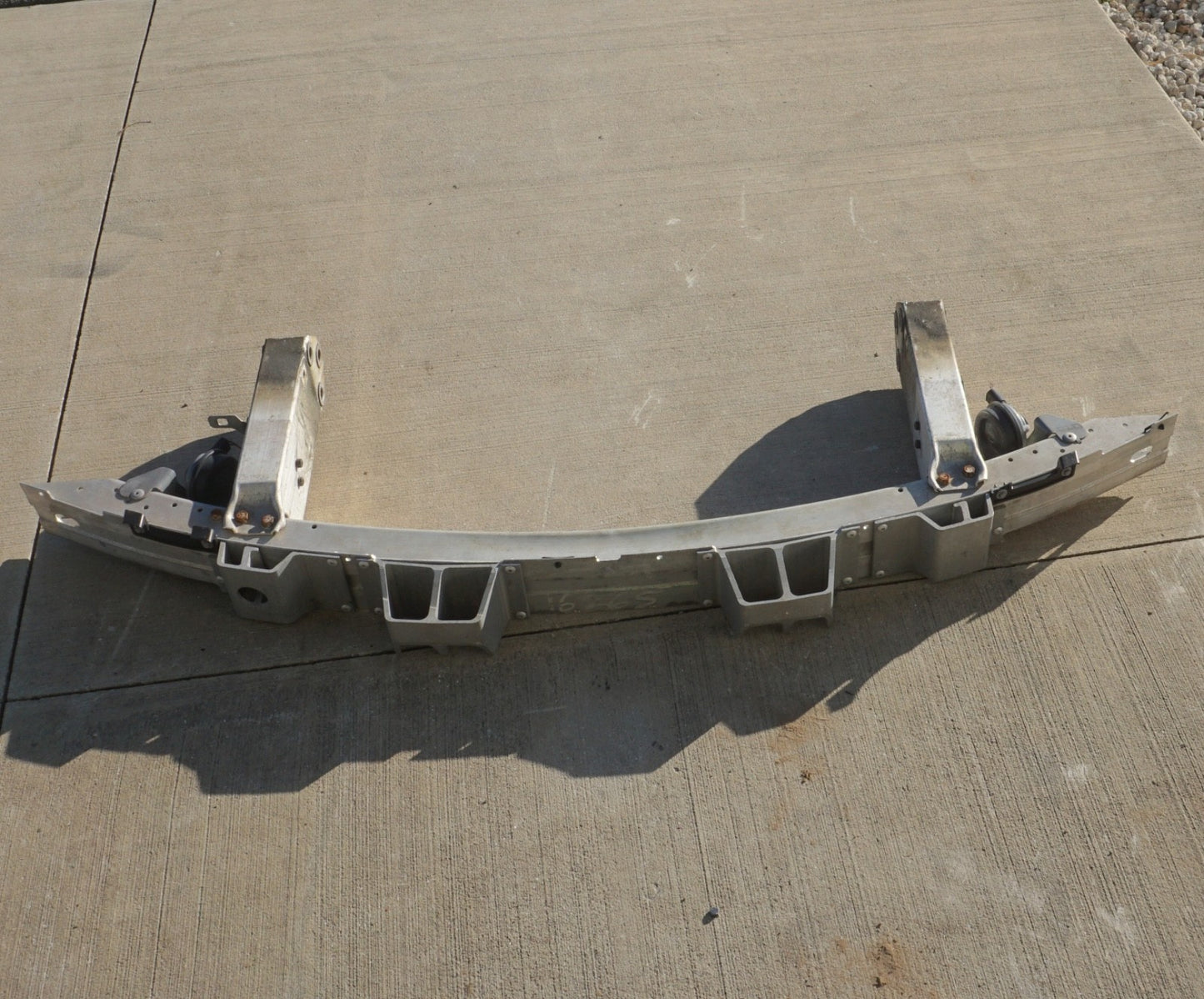2012 - 2015 BMW 650I 640i FRONT BUMPER REINFORCEMENT CRASH IMPACT BAR OEM