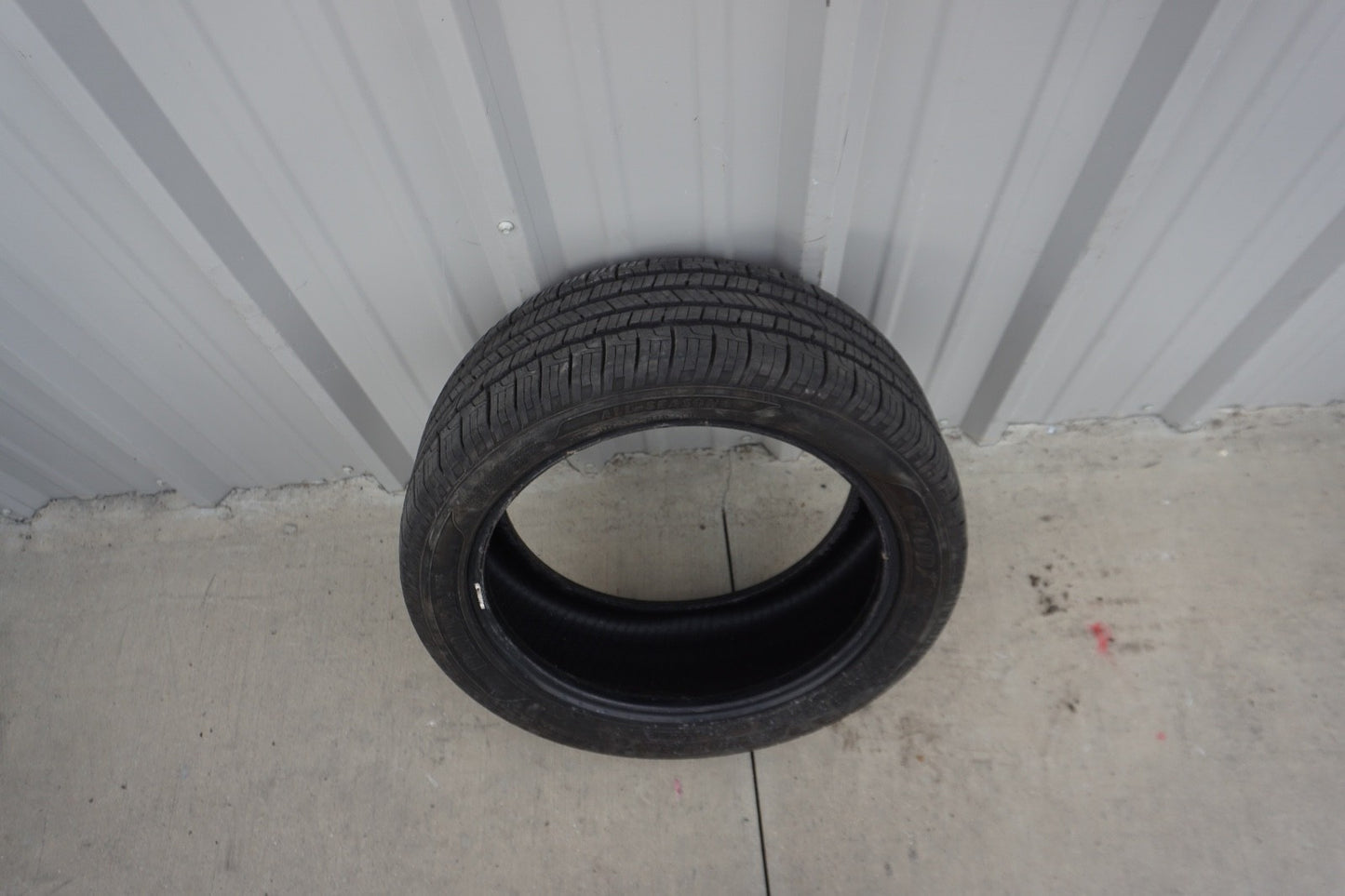 One Used Tire 225/45R17 Goodyear Reliant All-season - 91V - 8/32