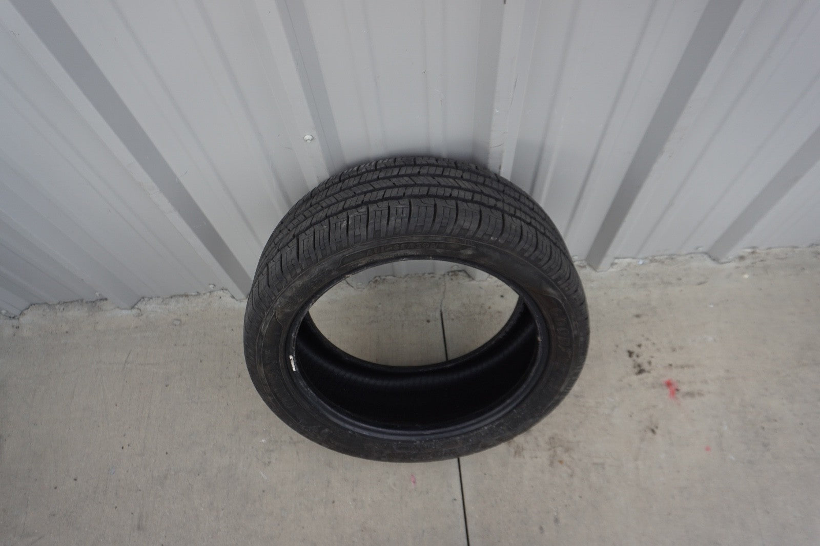 One Used Tire 225/45R17 Goodyear Reliant All-season - 91V - 8/32