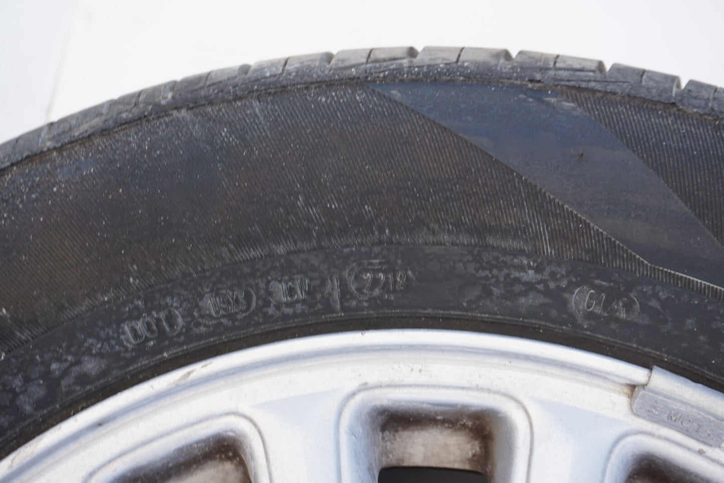 1987 - 1993 Cadillac Allante ALLOY WHEEL RIM & TIRE 225/60R16 OEM