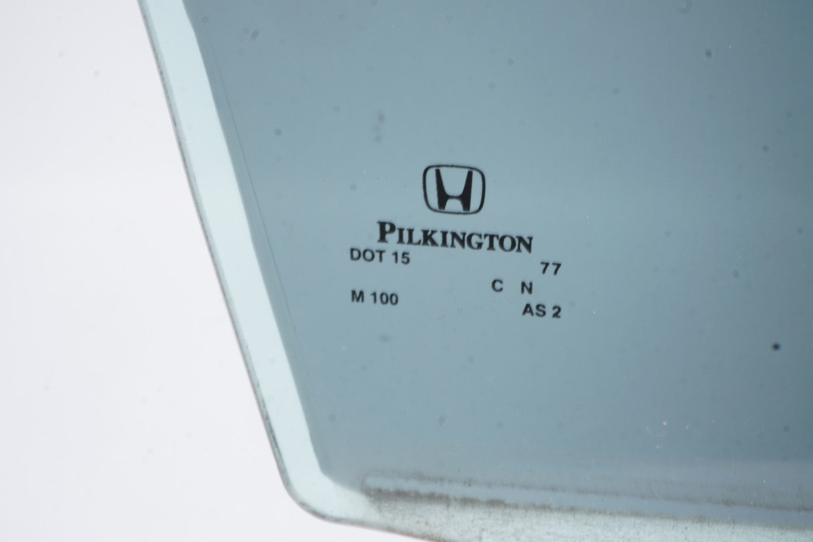 2011 - 2017 Honda Odyssey Door Window Glass Front Passenger Side OEM