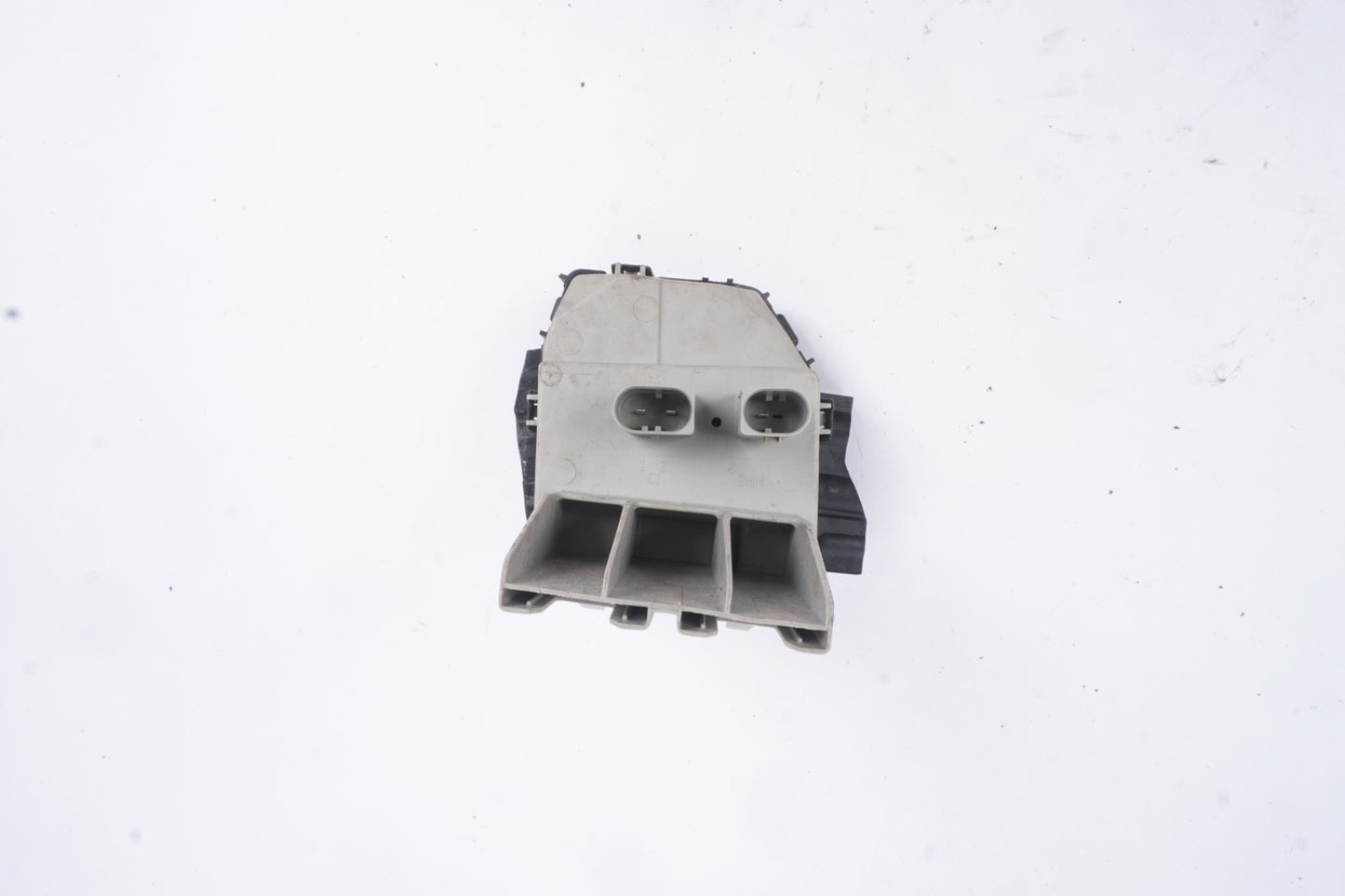 2010 - 2013 MERCEDES BENZ S CLASS W221 FUSE JUNCTION BOX POWER A2215406850 OEM