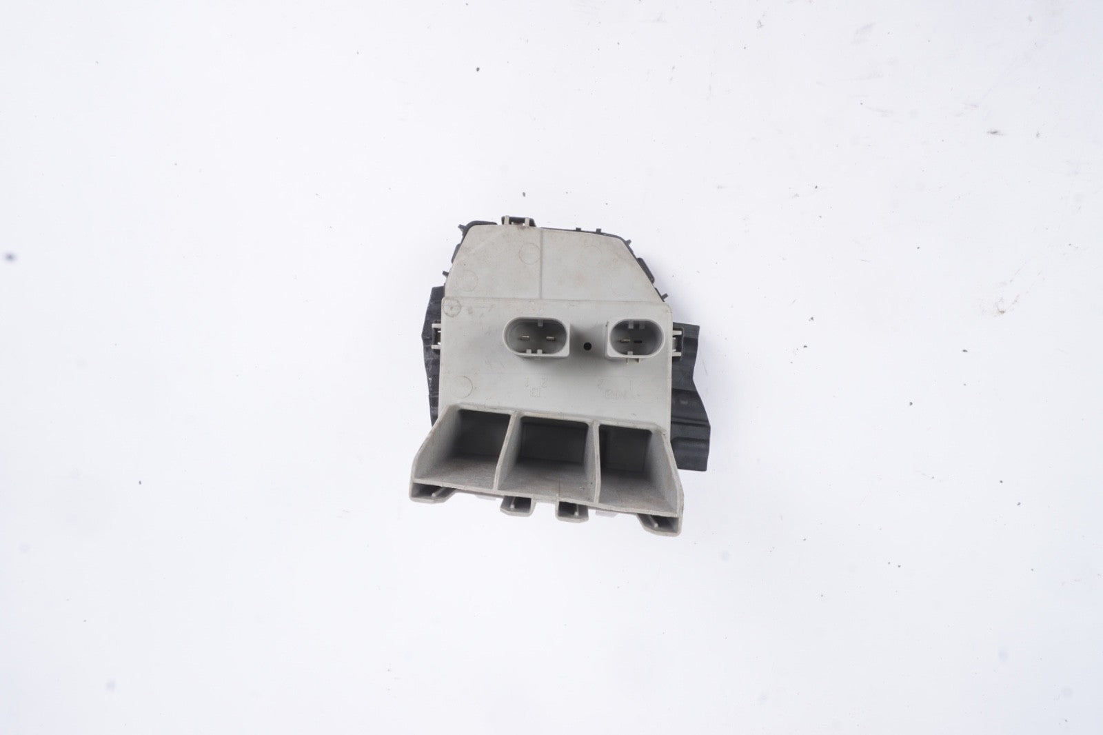 2010 - 2013 MERCEDES BENZ S CLASS W221 FUSE JUNCTION BOX POWER A2215406850 OEM