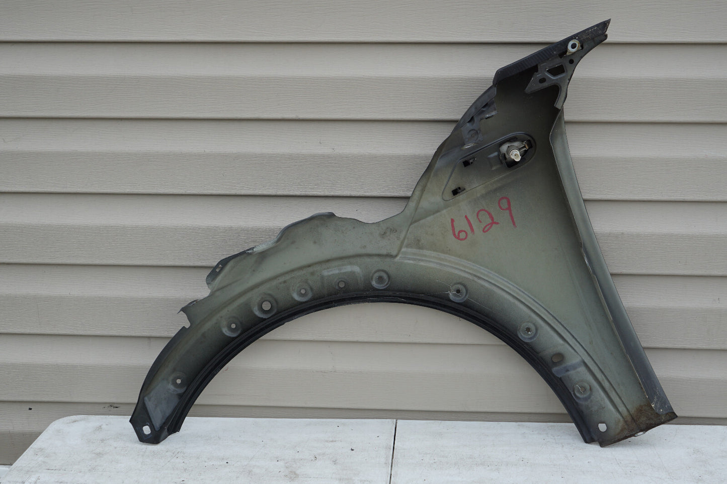 2008 - 2014 MINI COOPER CLUBMAN FRONT FENDER RIGHT PASSENGER SIDE OEM