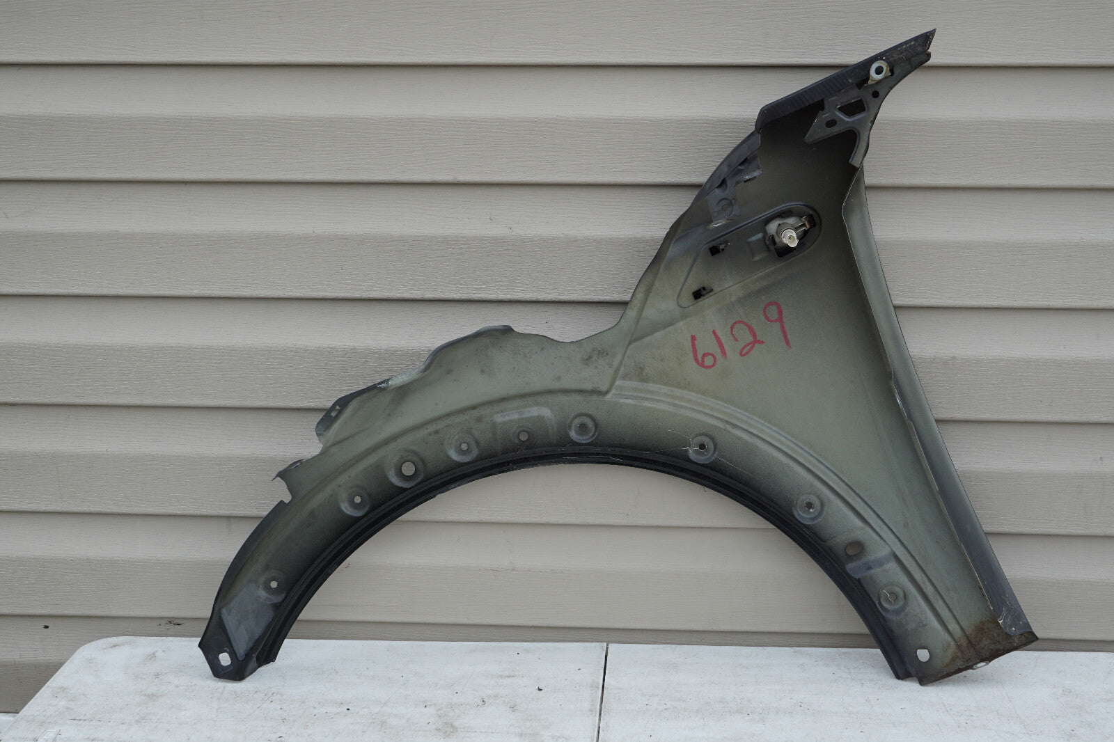 2008 - 2014 MINI COOPER CLUBMAN FRONT FENDER RIGHT PASSENGER SIDE OEM