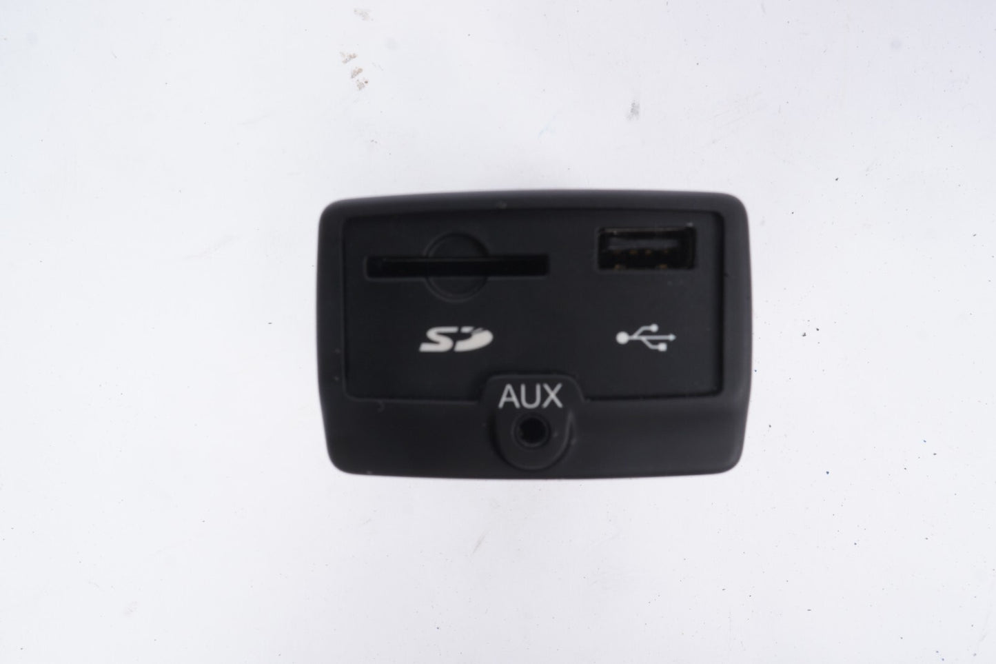 2014 - 2017 Fiat 500L USB Socket AUX Input  OEM