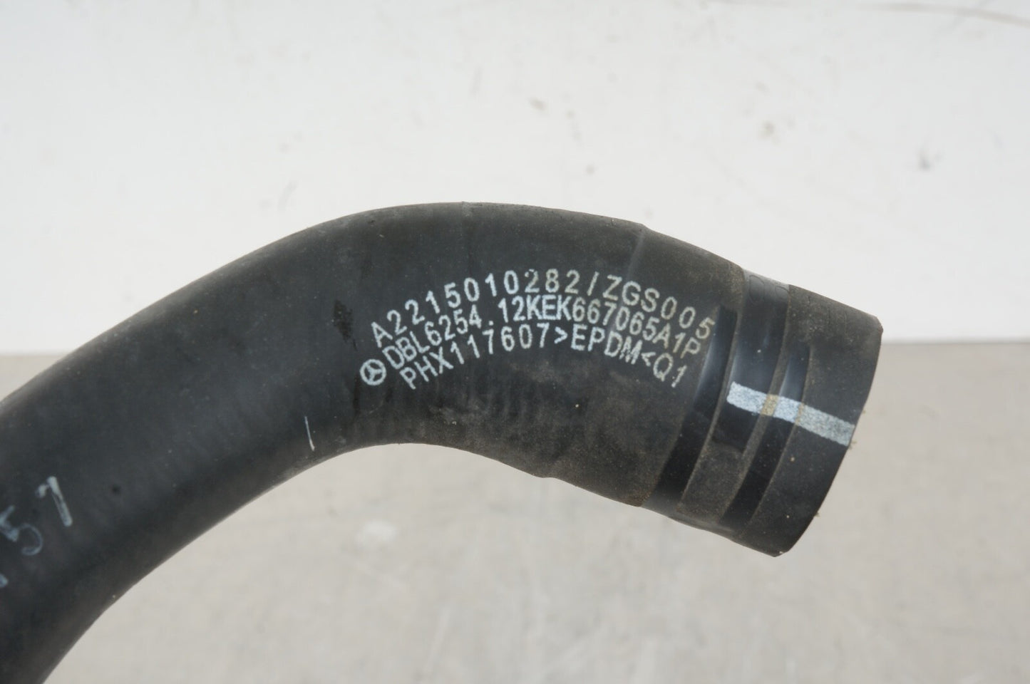 07-11 Mercedes W221 S550 E550 SL550 CL550 Radiator Upper Cooling Hose 2215010282