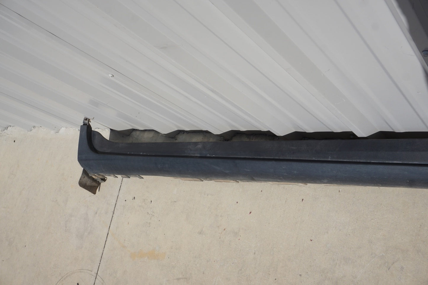 2011 - 2017 BMW X3 F25 RIGHT SKIRT ROCKER MOLDING PANEL OEM 7210080