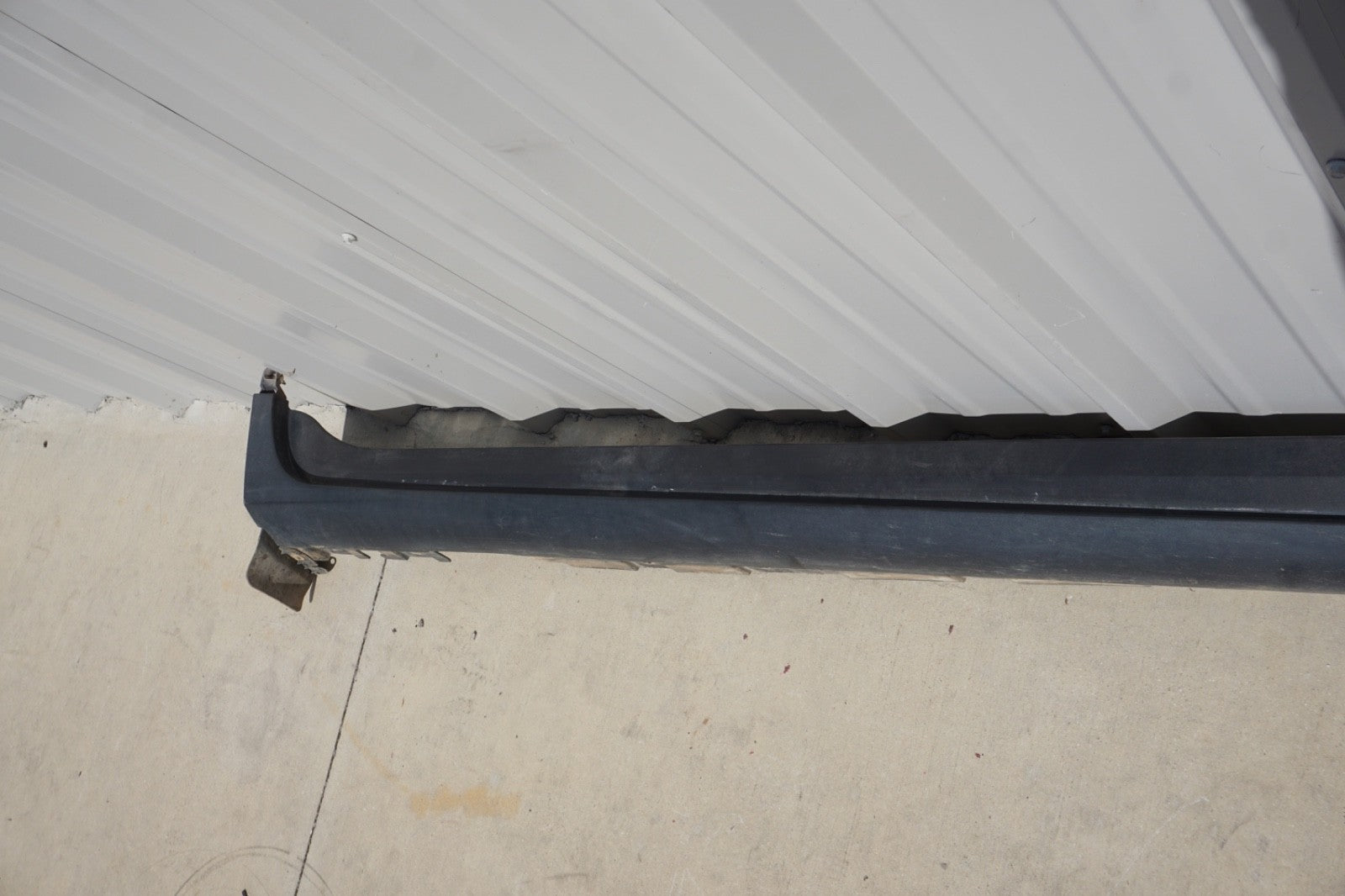 2011 - 2017 BMW X3 F25 RIGHT SKIRT ROCKER MOLDING PANEL OEM 7210080