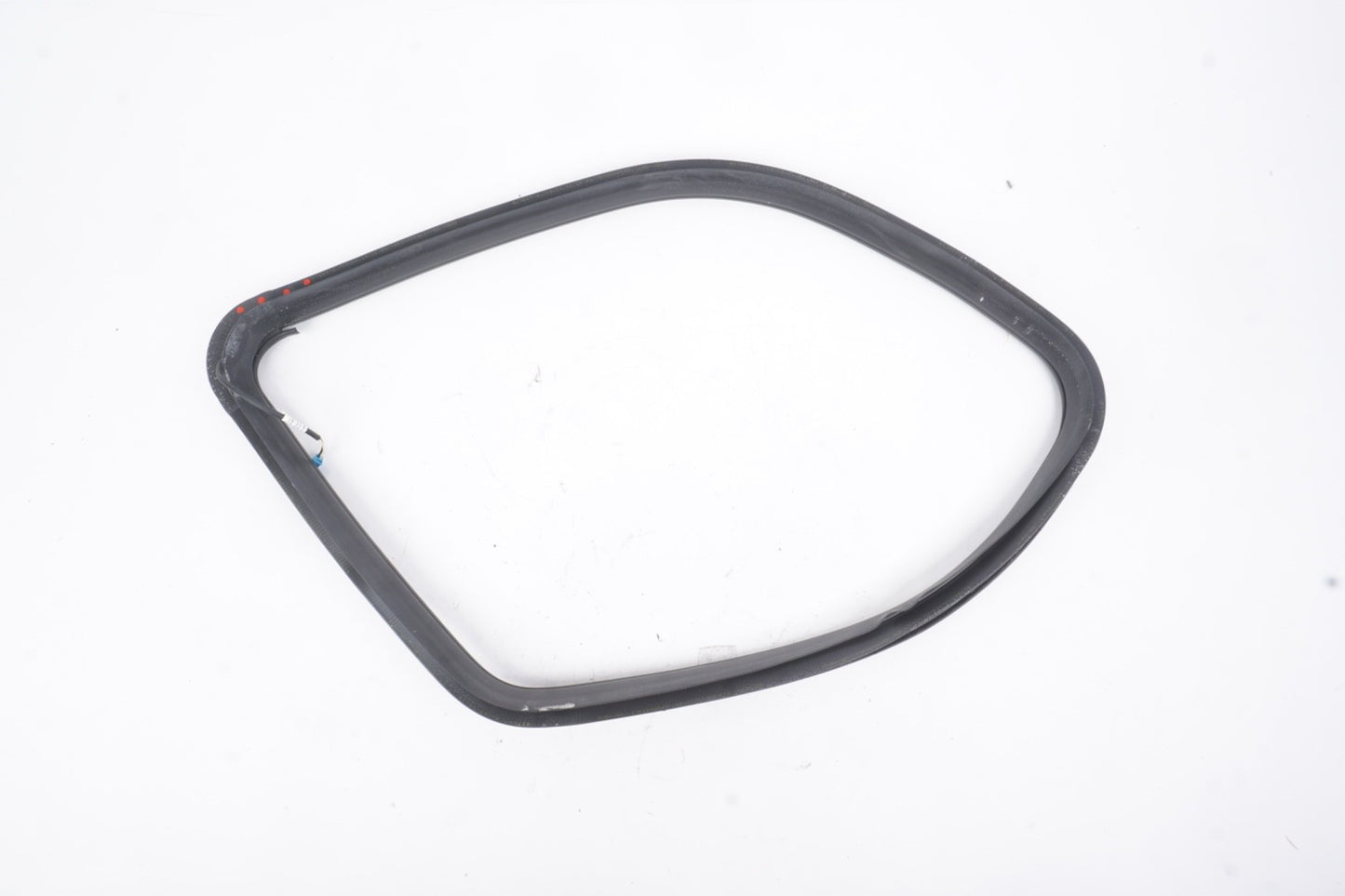 2013 - 2016 Mercedes GL450 X166 Rear Right Quarter Glass Weatherstrip Seal OEM