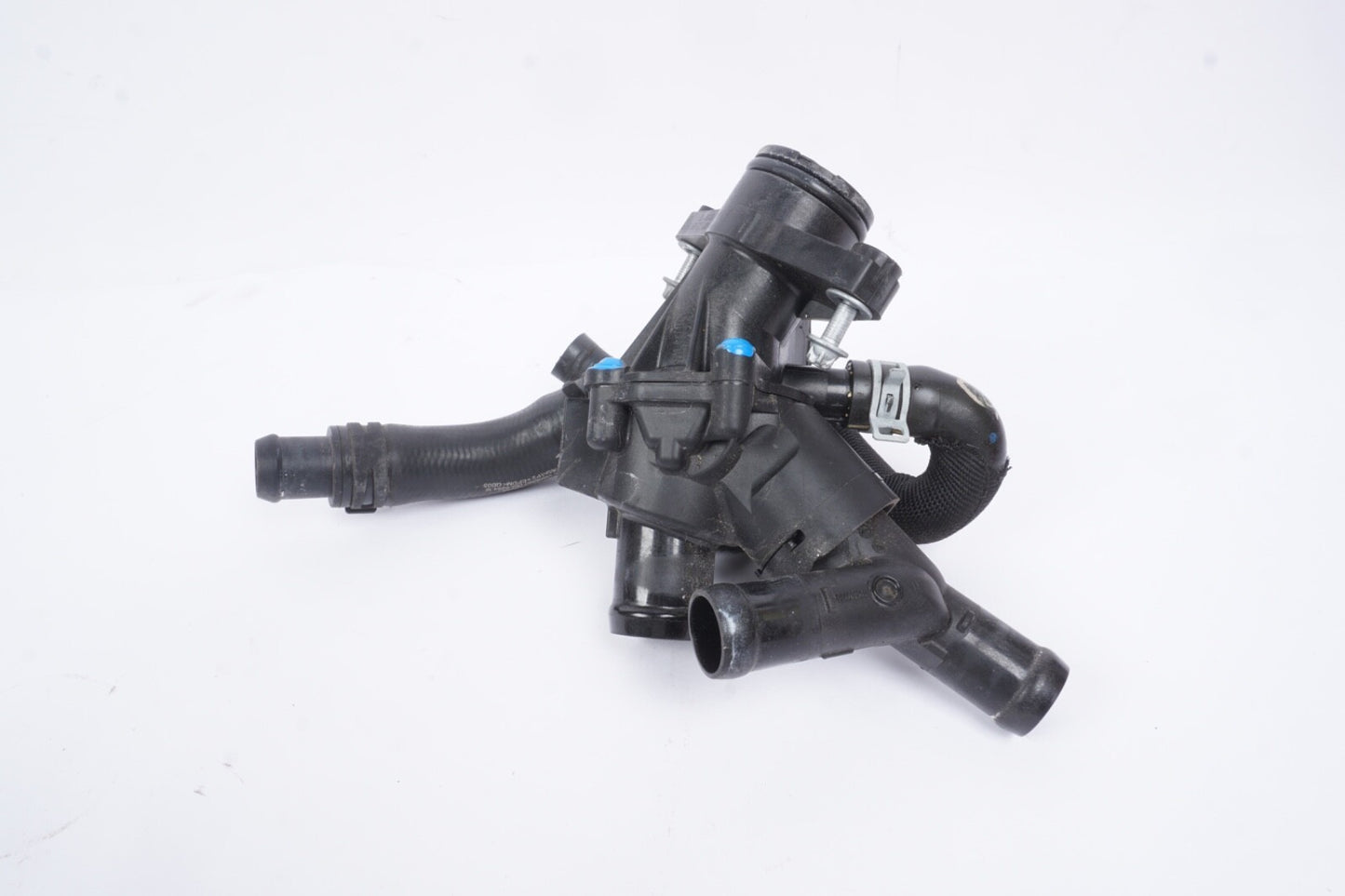 2015 - 2020 MERCEDES GLA250 (X156) 2.0L TURBO ENGINE THERMOSTAT HOUSING