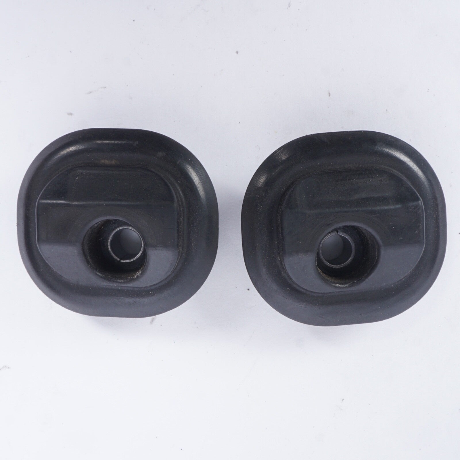 2011-2018 PORSCHE CAYENNE - REAR BUMPER BRACKET HOLDER TAIL GATE STOPPER
