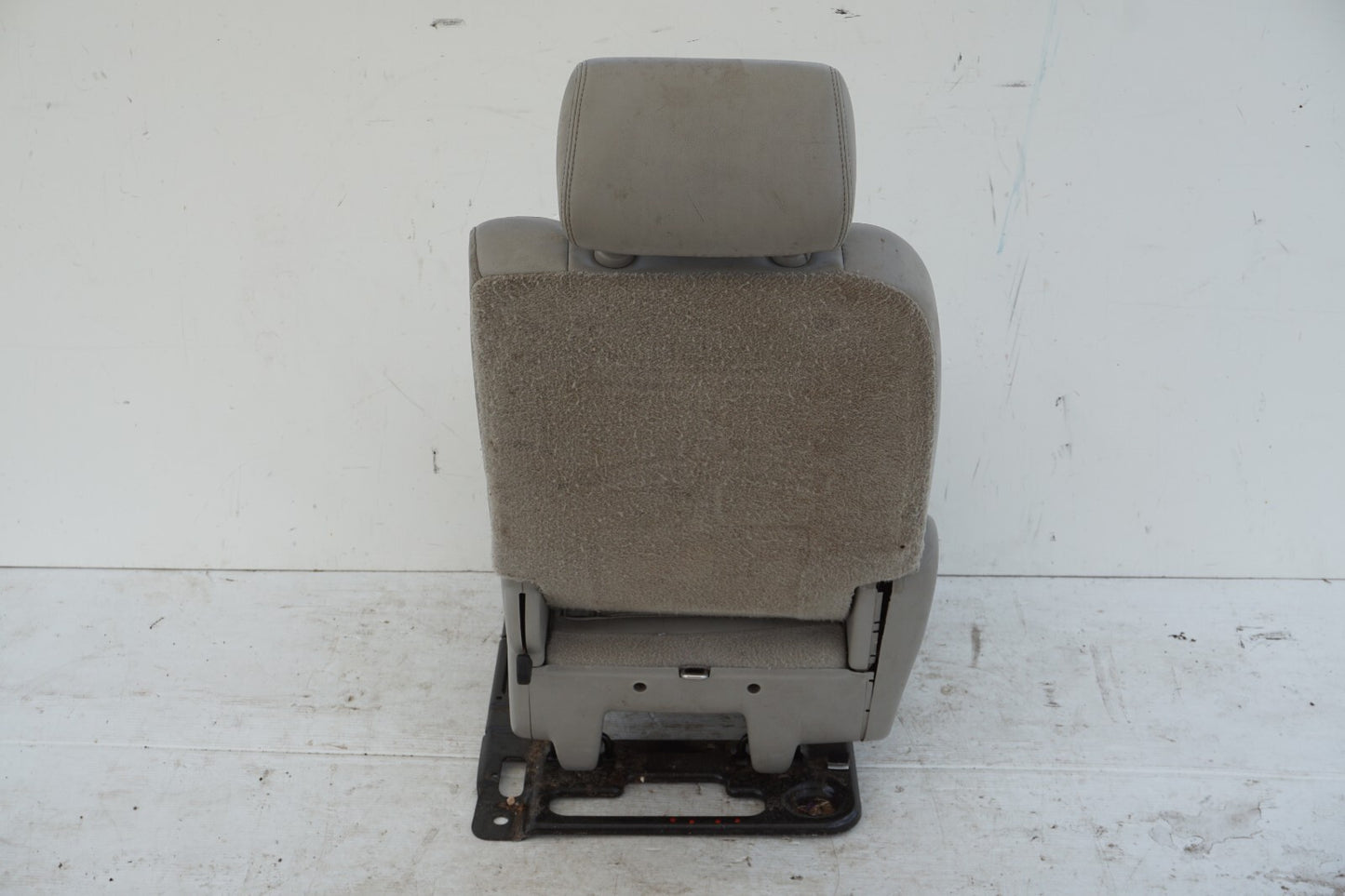 2007 - 2013 Chevy Suburban REAR 2ND ROW SEAT RIGHT PASSENGER SEAT OEM