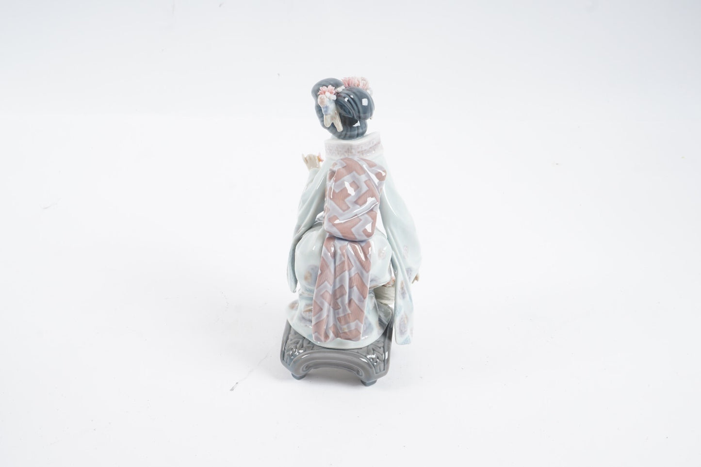Lladro Asian Woman w/ Flower Basket