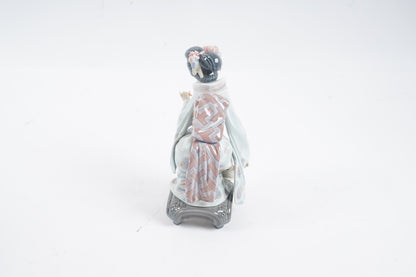 Lladro Asian Woman w/ Flower Basket