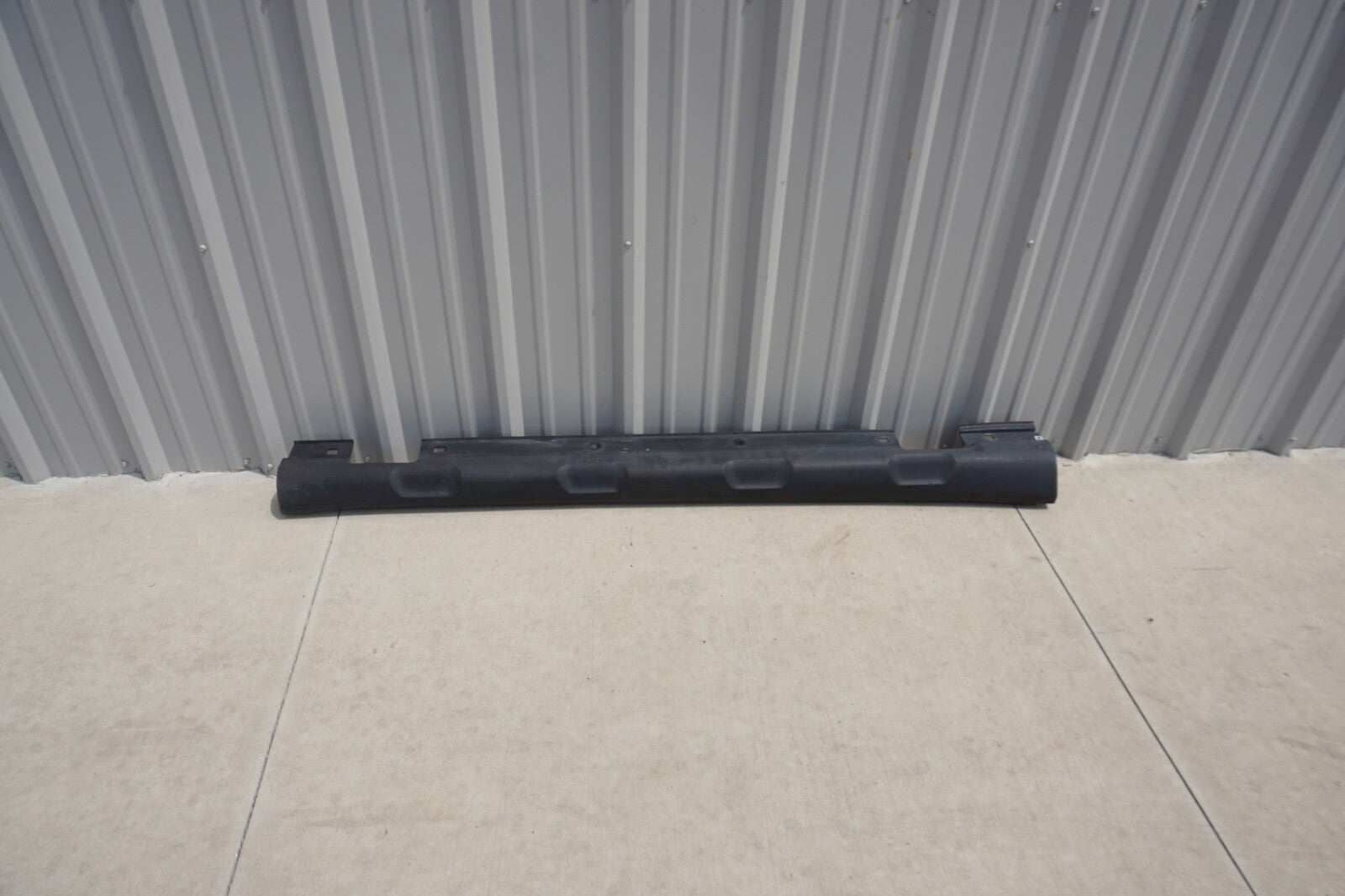 2015-2020 MERCEDES GLA250 X156 RIGHT PASSENGER SKIRT ROCKER PANEL MOLDING OEM