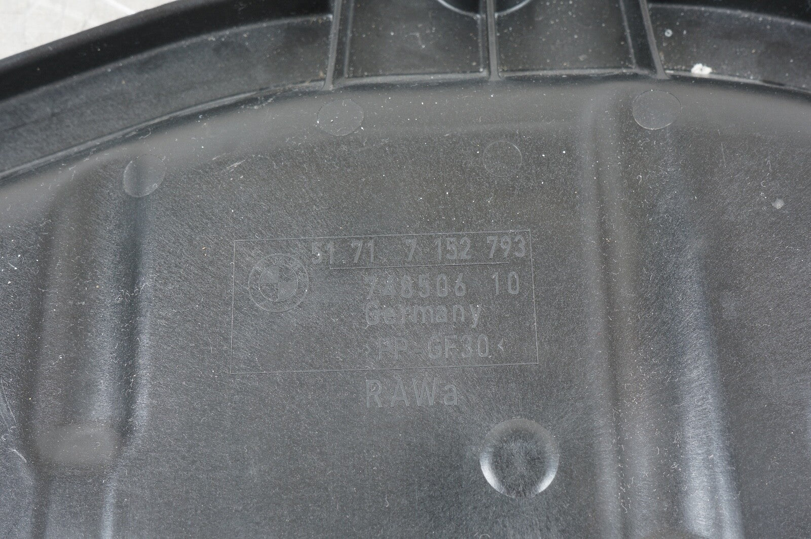 2007-2013 BMW 33I 328 COUPE CONVERTIBLE TOP HYDRAULIC PUMP COVER 7152793