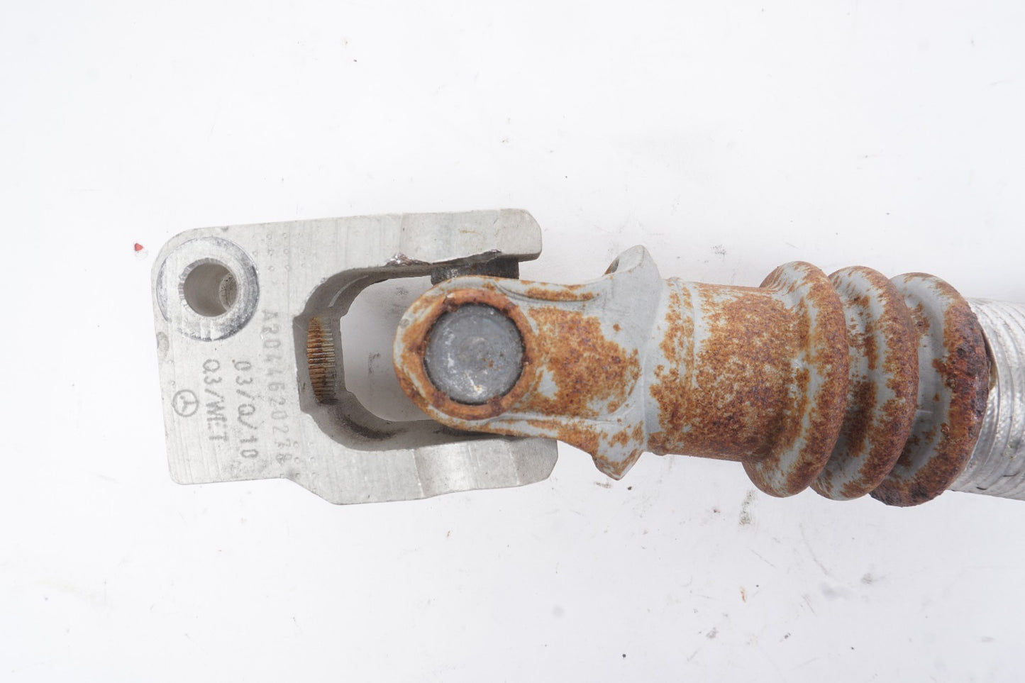 08-14 Mercedes-Benz C300 Power Steering Gear Coupling 2044620278  OEM