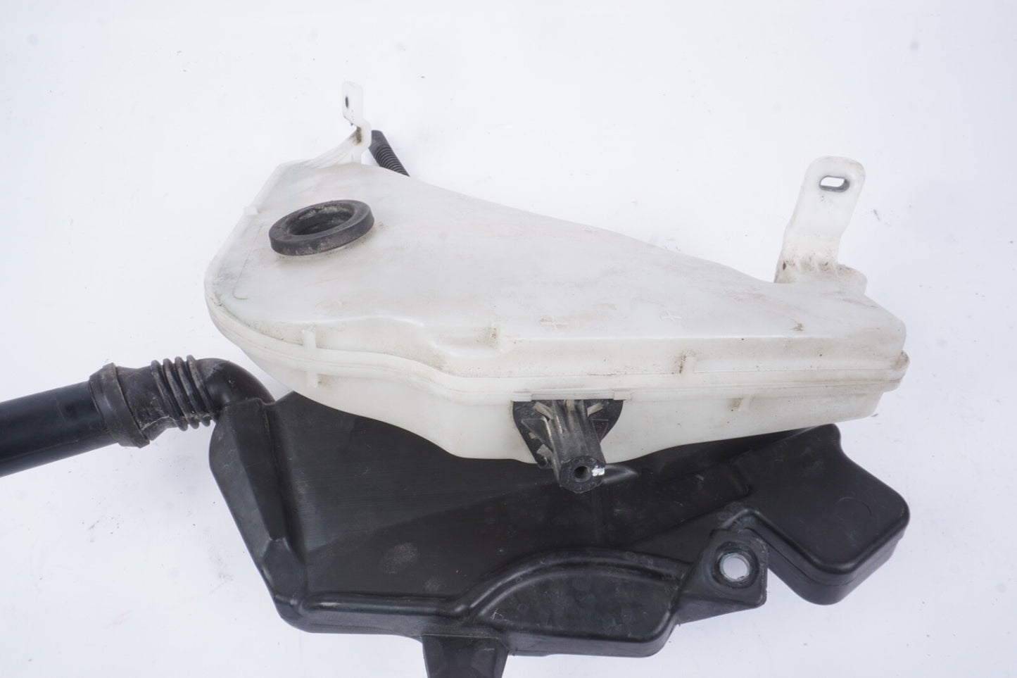 12-17 AUDI A6 S6 A7 S7 Windshield Washer Fluid Reservoir 4G1955462 OEM