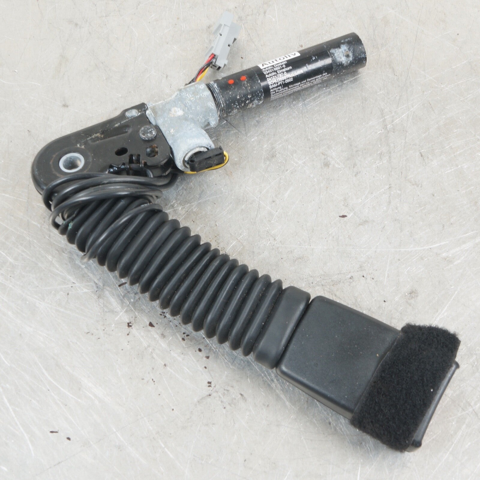 07-09 BMW E92 E93 FRONT RIGHT PASSENGER SIDE SEAT BELT BUCKLE