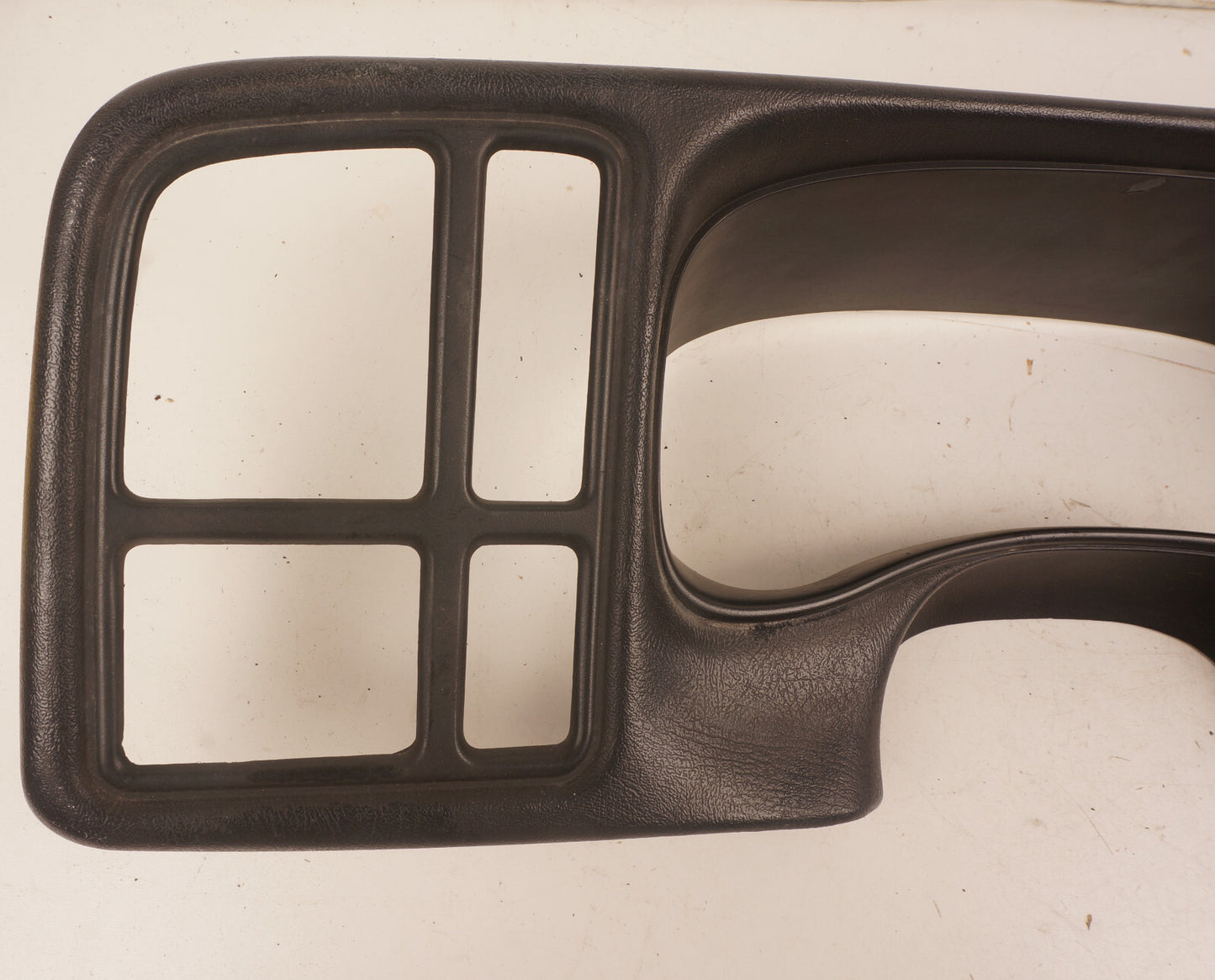 1999-2006 Chevrolet Silverado 1500 DASH SPEEDOMETER PANEL TRIM 15051303 OEM