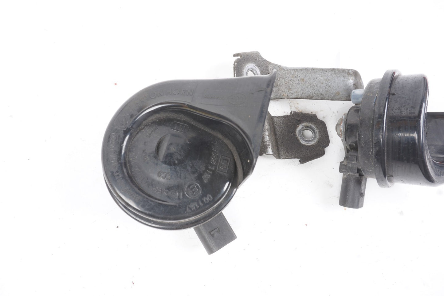 2012-2019 Volkswagen Passat Horn Signal High & Low w/ Bracket OEM