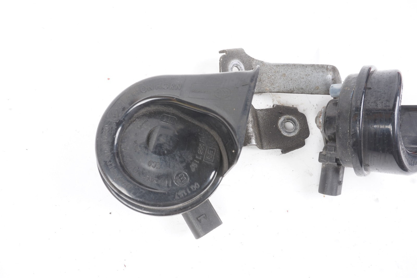 2012-2019 Volkswagen Passat Horn Signal High & Low w/ Bracket OEM