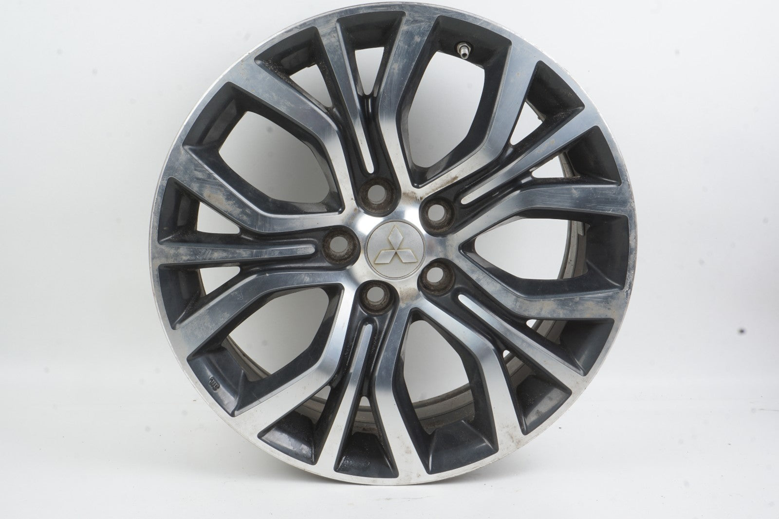 2016 - 2018 MITSUBISHI OUTLANDER ALUMINIUM WHEEL RIM  ALLOY J18X7J OEM