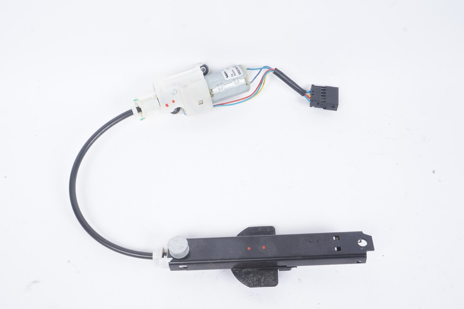 2004 - 2010 Audi A8 A8L Front Right Passenger Seat Belt Adjustment Actuator OEM