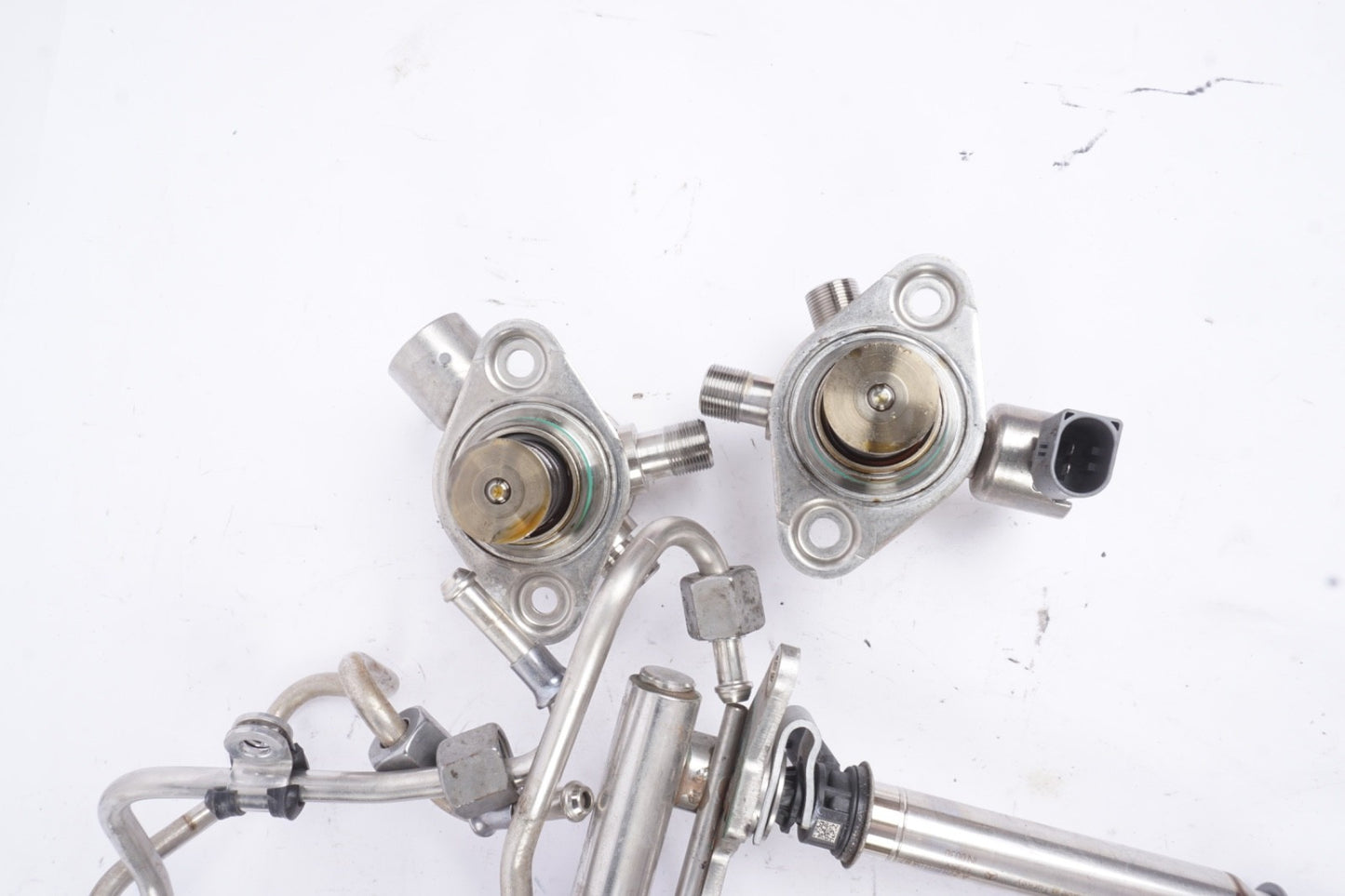 W218 MERCEDES 11-20 CL CLS GL GLS E ML S SL FUEL INJECTIOR RAIL & INJECTORS