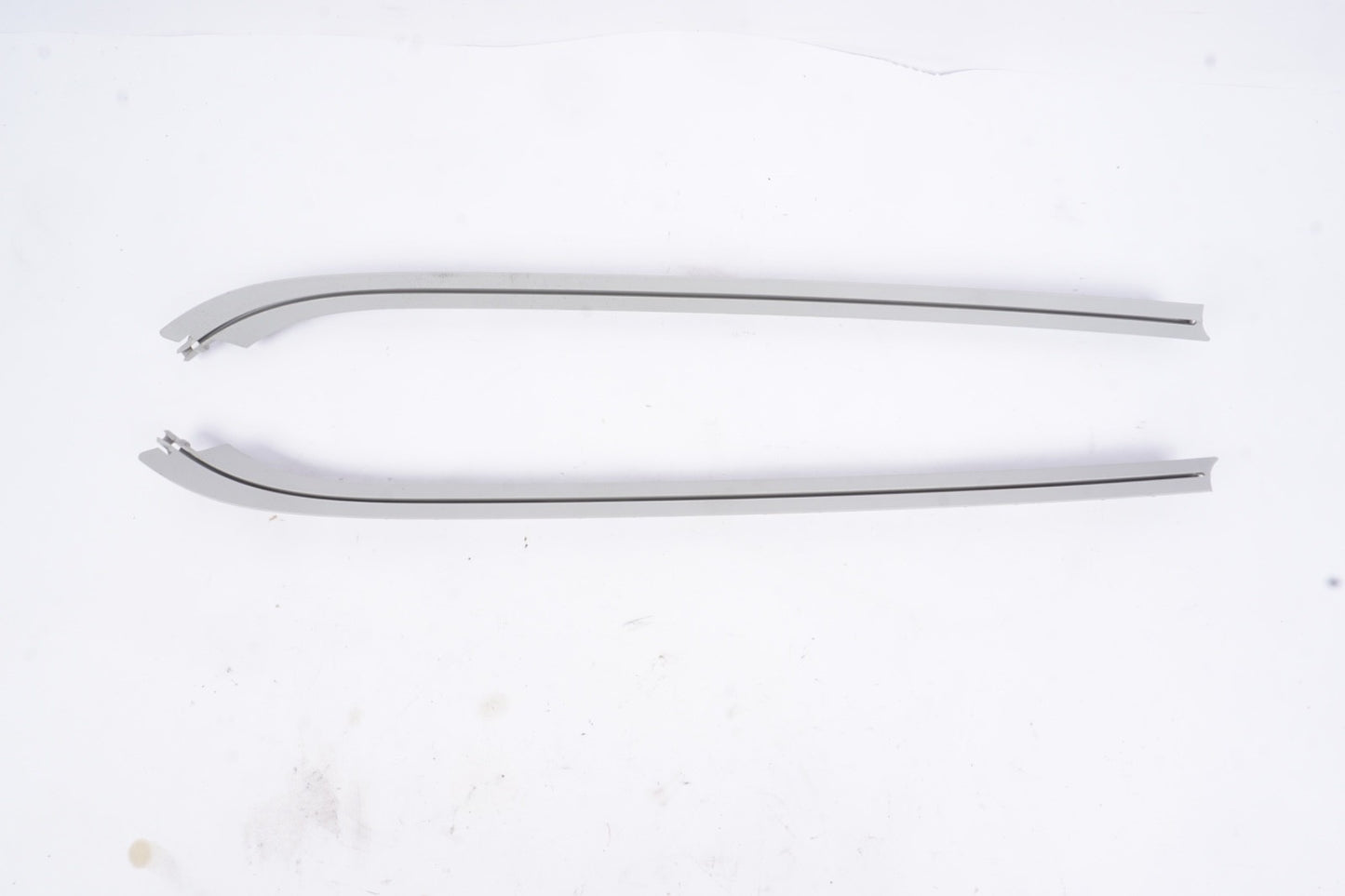 07-2013 mercedes w221 s550 s400 rear window left right sunshade rails set of 2