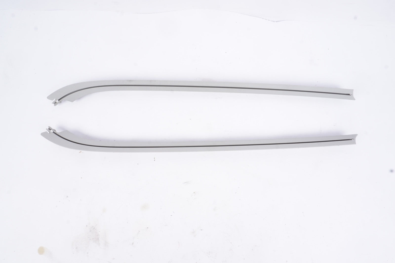 07-2013 mercedes w221 s550 s400 rear window left right sunshade rails set of 2