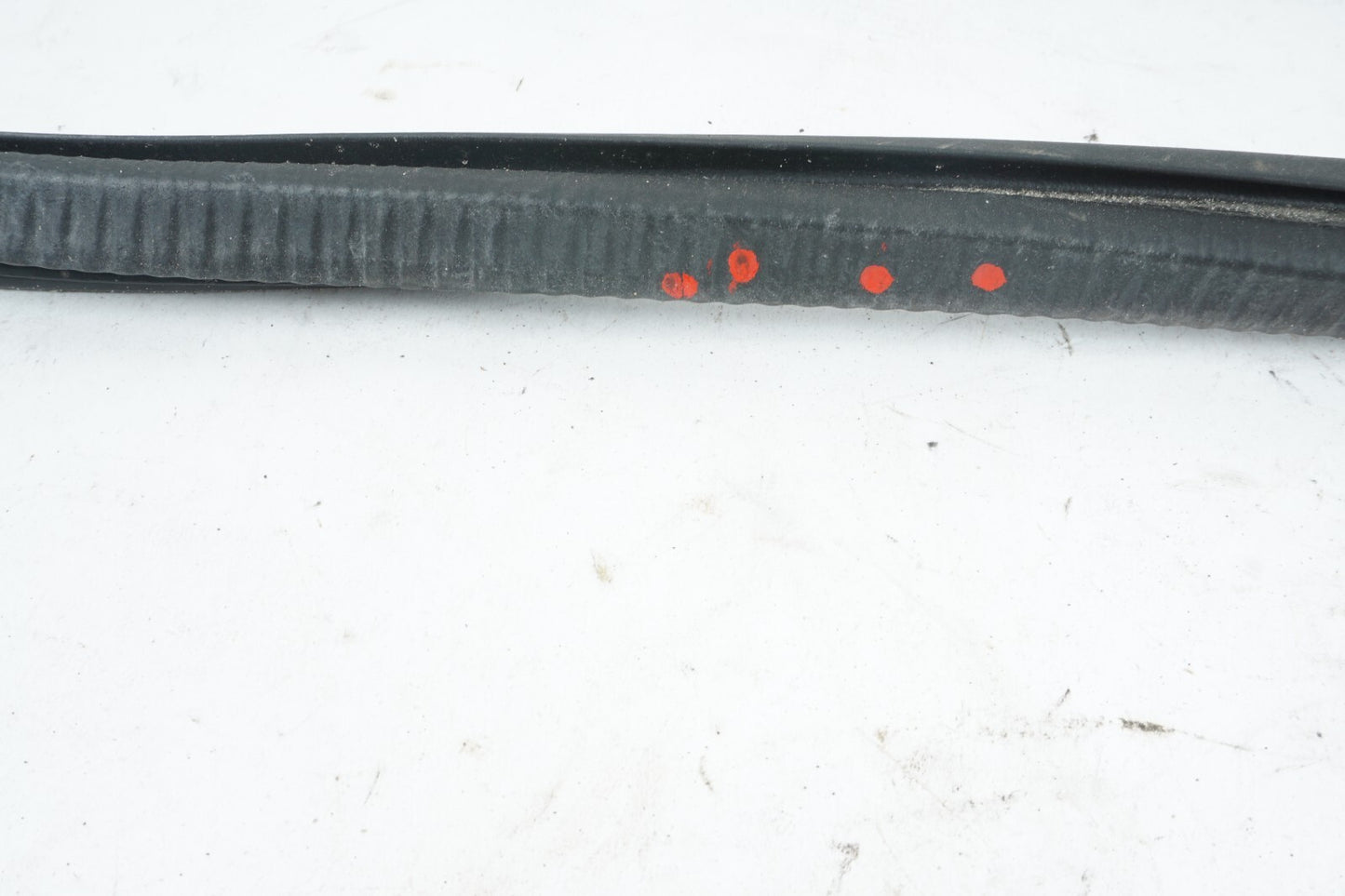 10 - 16 PORSCHE PANAMERA REAR RIGHT PASSENGER SIDE DOOR WEATHERSTRIP SEAL OEM