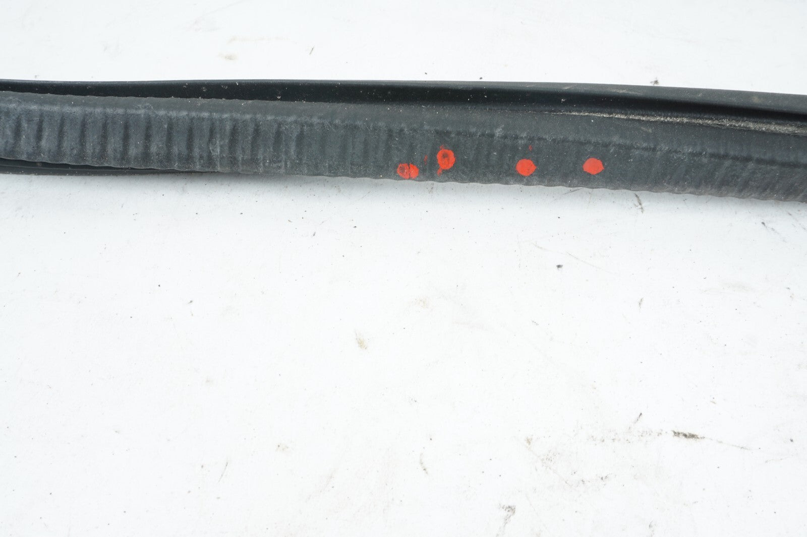 10 - 16 PORSCHE PANAMERA REAR RIGHT PASSENGER SIDE DOOR WEATHERSTRIP SEAL OEM