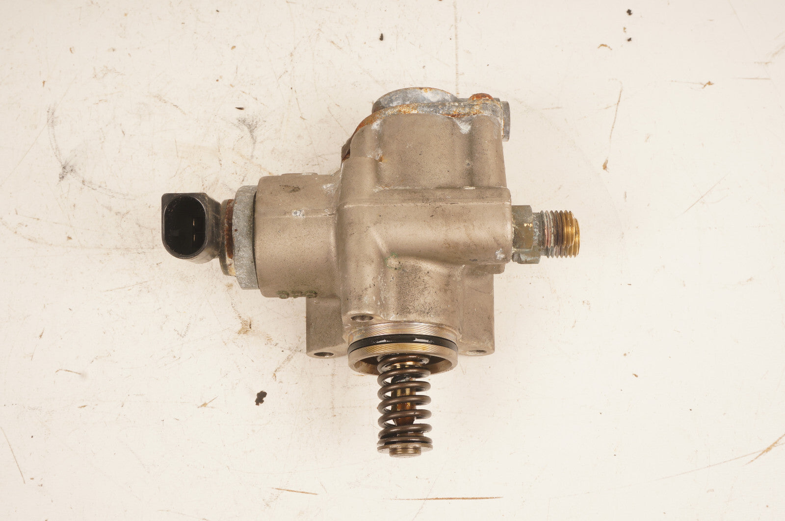 2004-2009 AUDI A8 4.2L V8 HIGH PRESSURE FUEL PUMP OEM