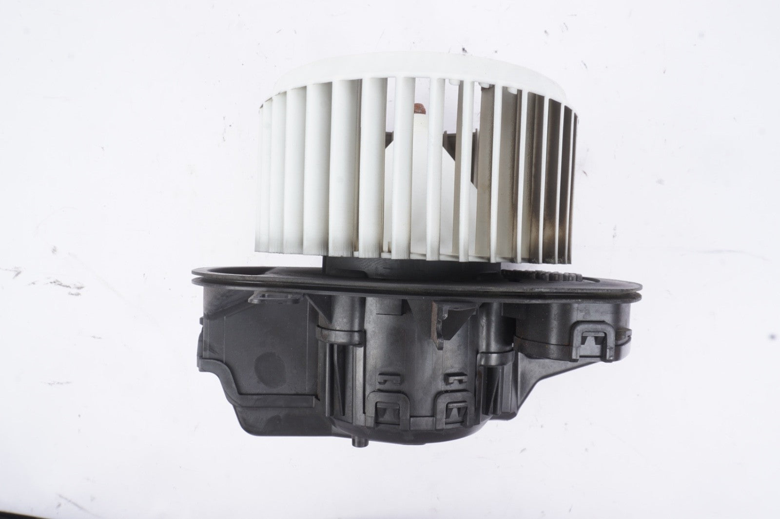 11-17 Volkswagen Touareg Cayenne Front Heater AC Blower Motor Assembly OEM