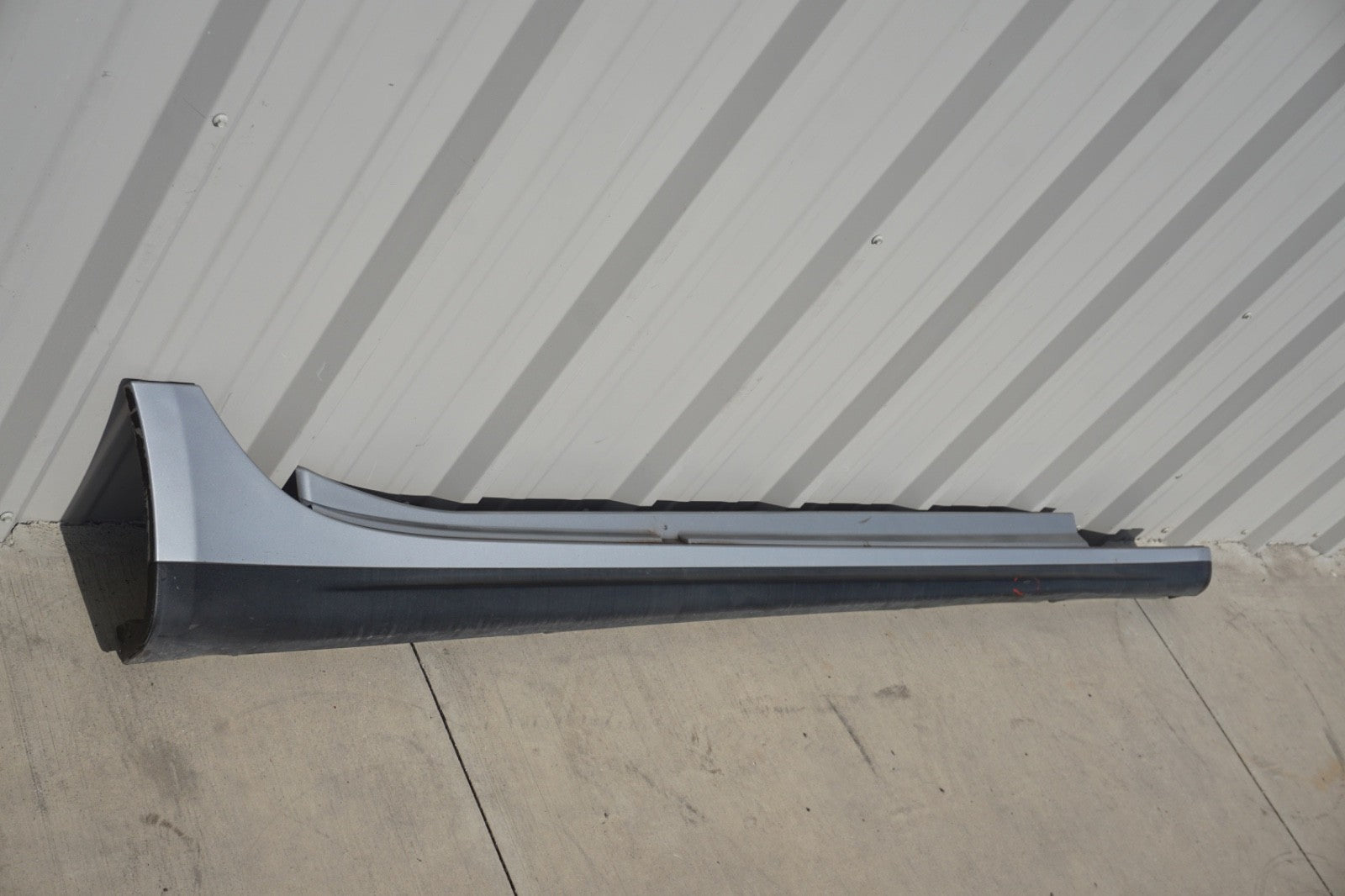 2014 - 2019 MASERATI GHIBLI SQ4 PASSENGER RIGHT ROCKER SKIRT PANEL MOLDING OEM