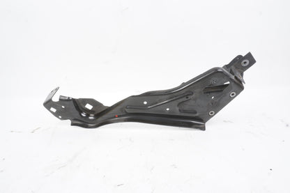 2007 - 2014 MERCEDES BENZ MB C CLASS W204 FRONT LEFT DRIVER SIDE HEADLIGHT MOUNT