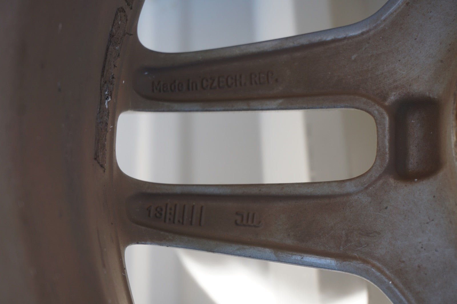 2014-2016 MERCEDES-BENZ E350/400/550 WHEEL RIM 18 OEM 2074010000