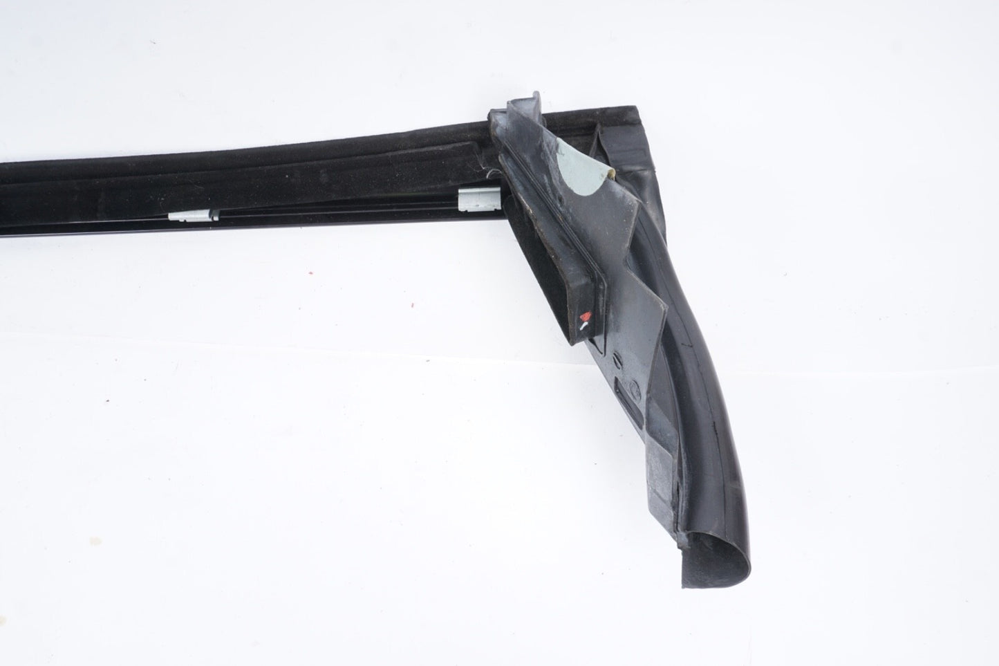 03-11 Mercedes R230 SL500 SL550 Door Window Weather Seal Molding Front Right OEM