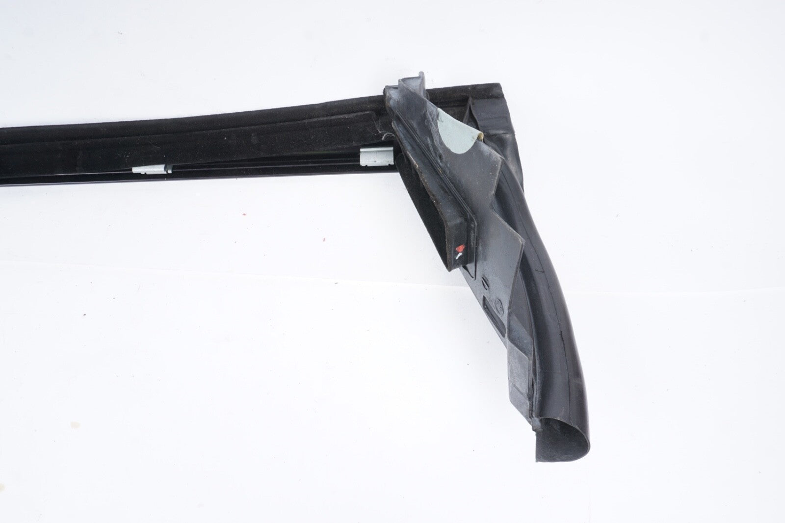 03-11 Mercedes R230 SL500 SL550 Door Window Weather Seal Molding Front Right OEM