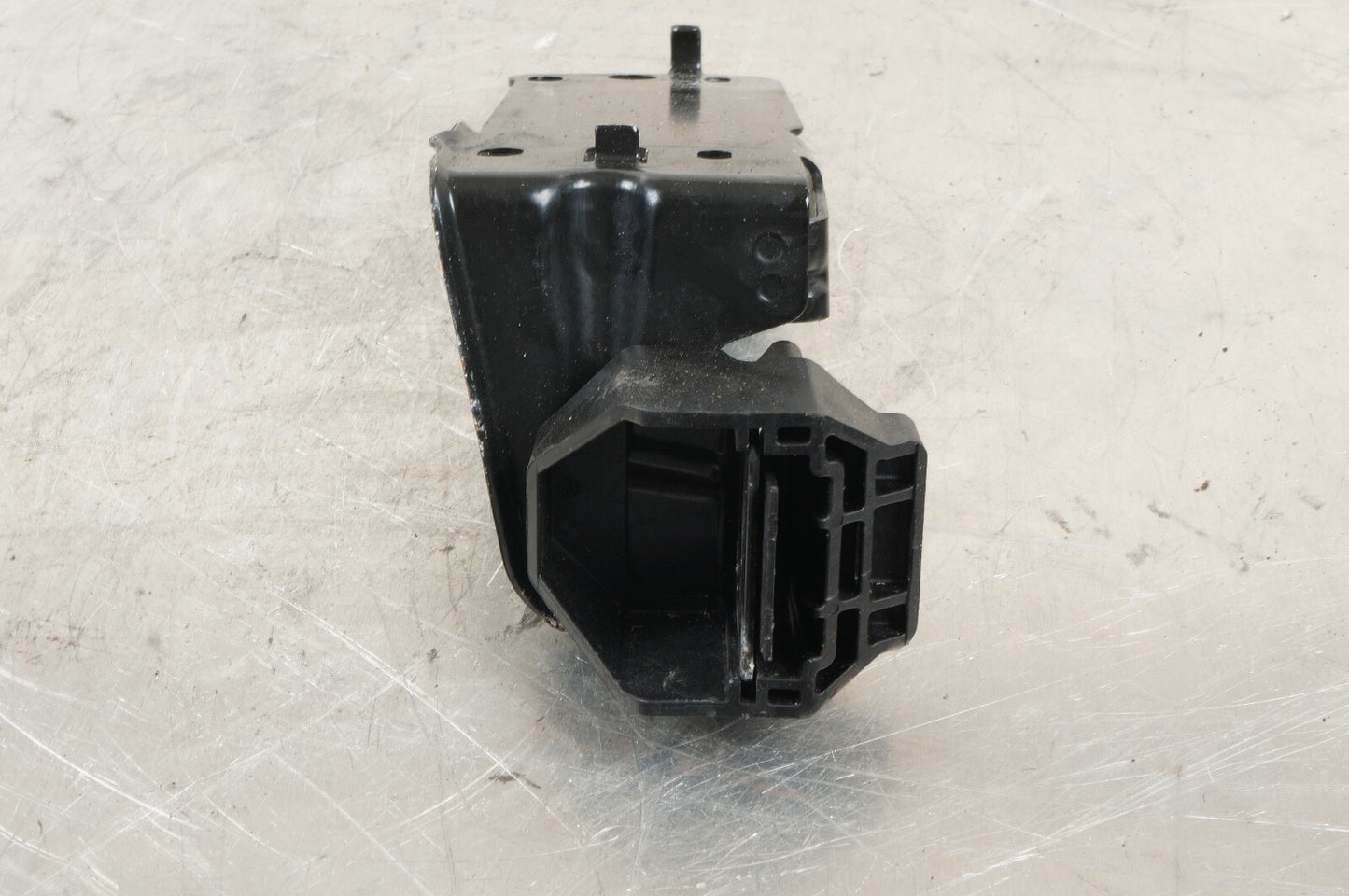 2007-2008 BMW 328XI E92 FRONT DRIVER SIDE RADIATOR MOUNT BRACKET SUPPORT OEM
