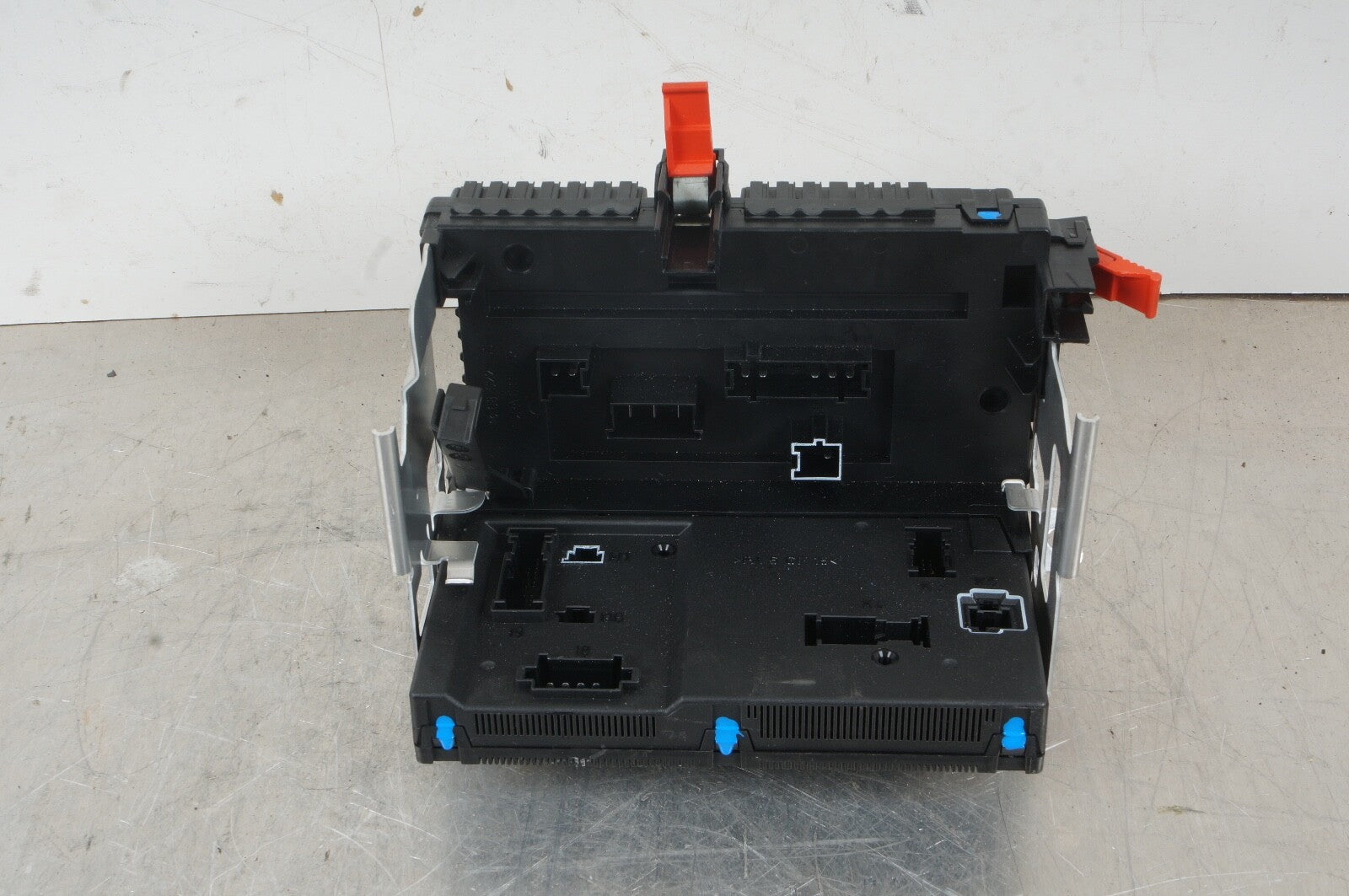 07-09 Mercedes W221 S600 S550 CL550 Rear Trunk Fuse Box Module 2215403862 OEM