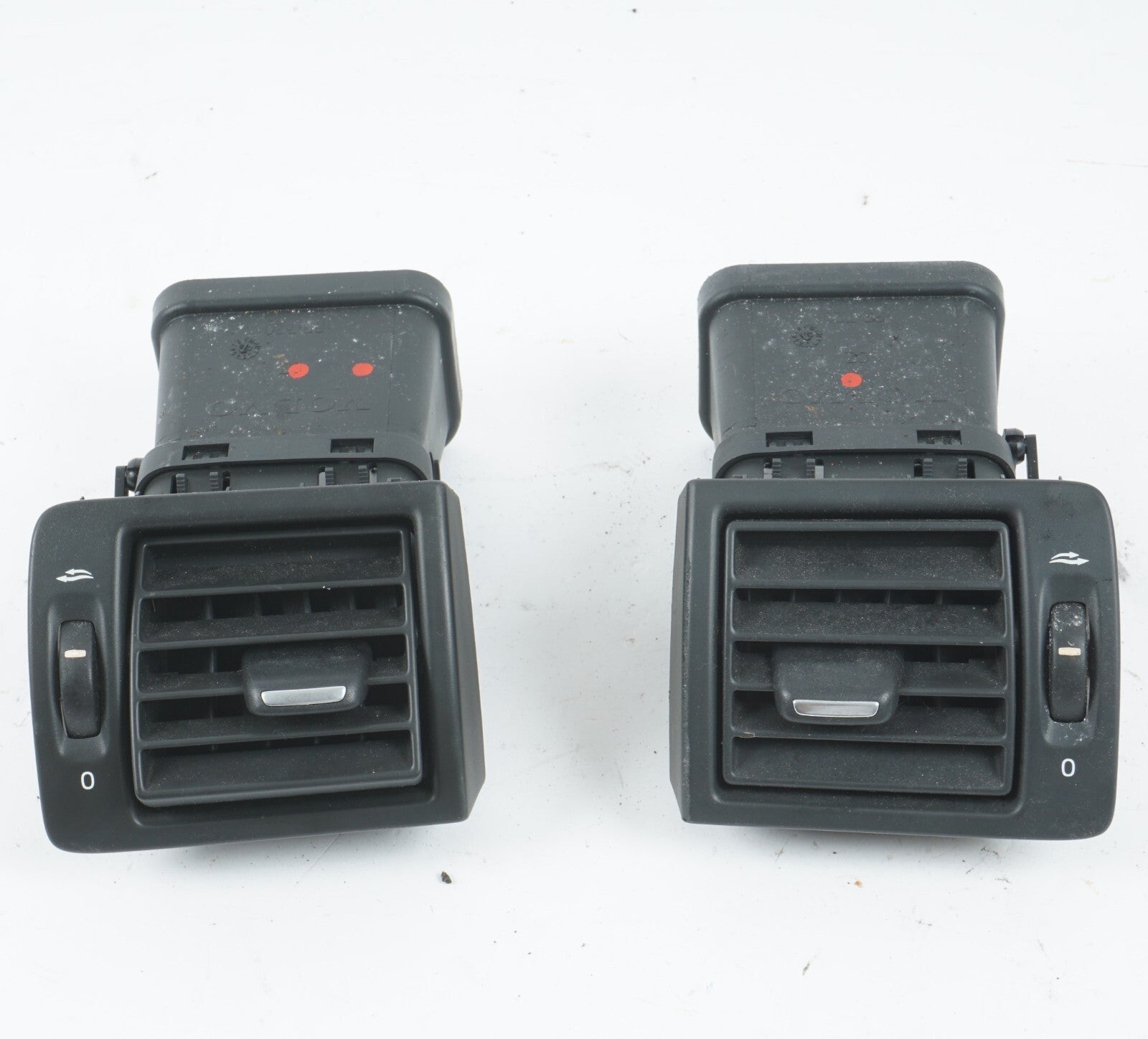 2006 2007 VOLVO C70 DASH AC HEATER AIR VENT LEFT & RIGHT OEM